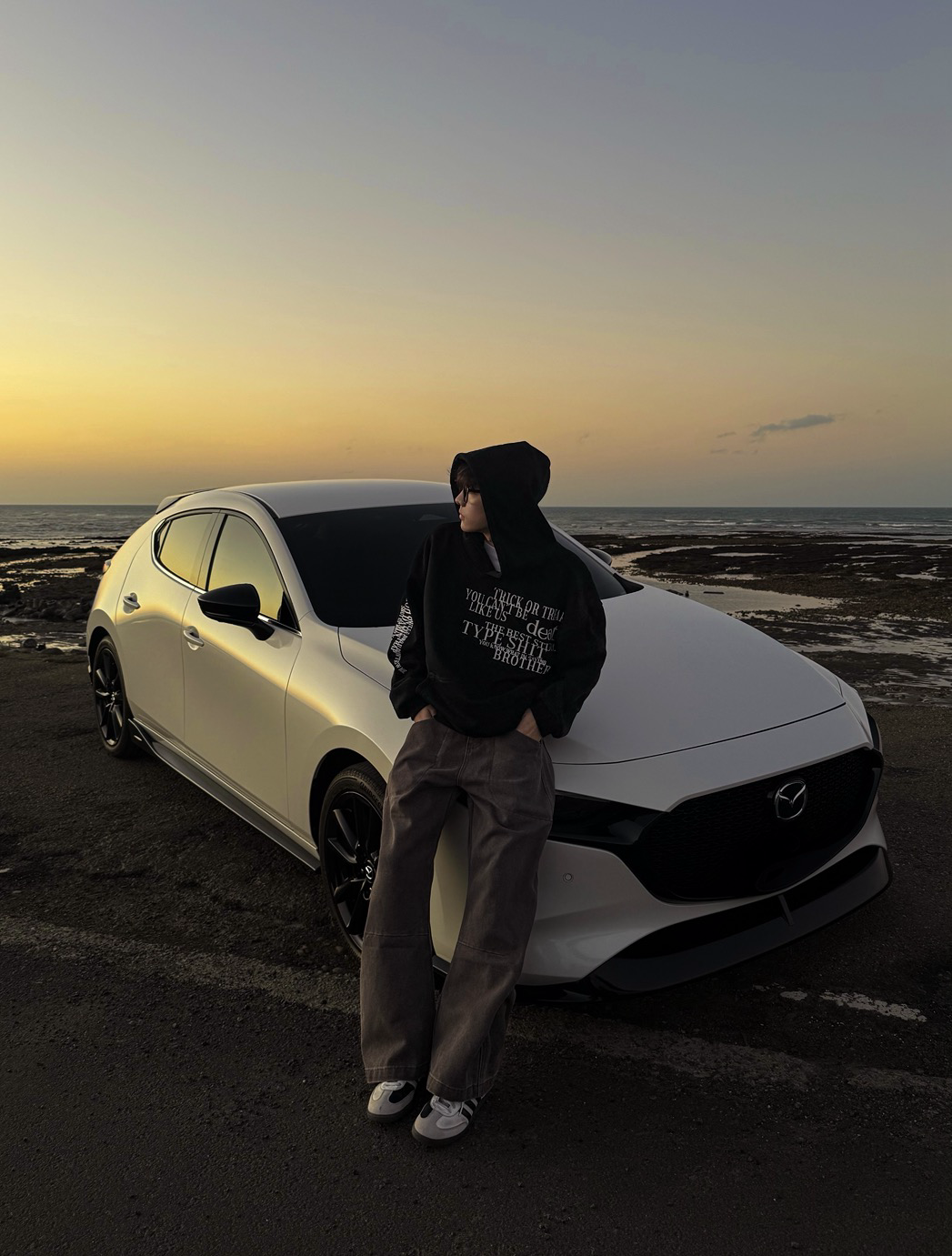 (現貨）質感做舊文字帽T