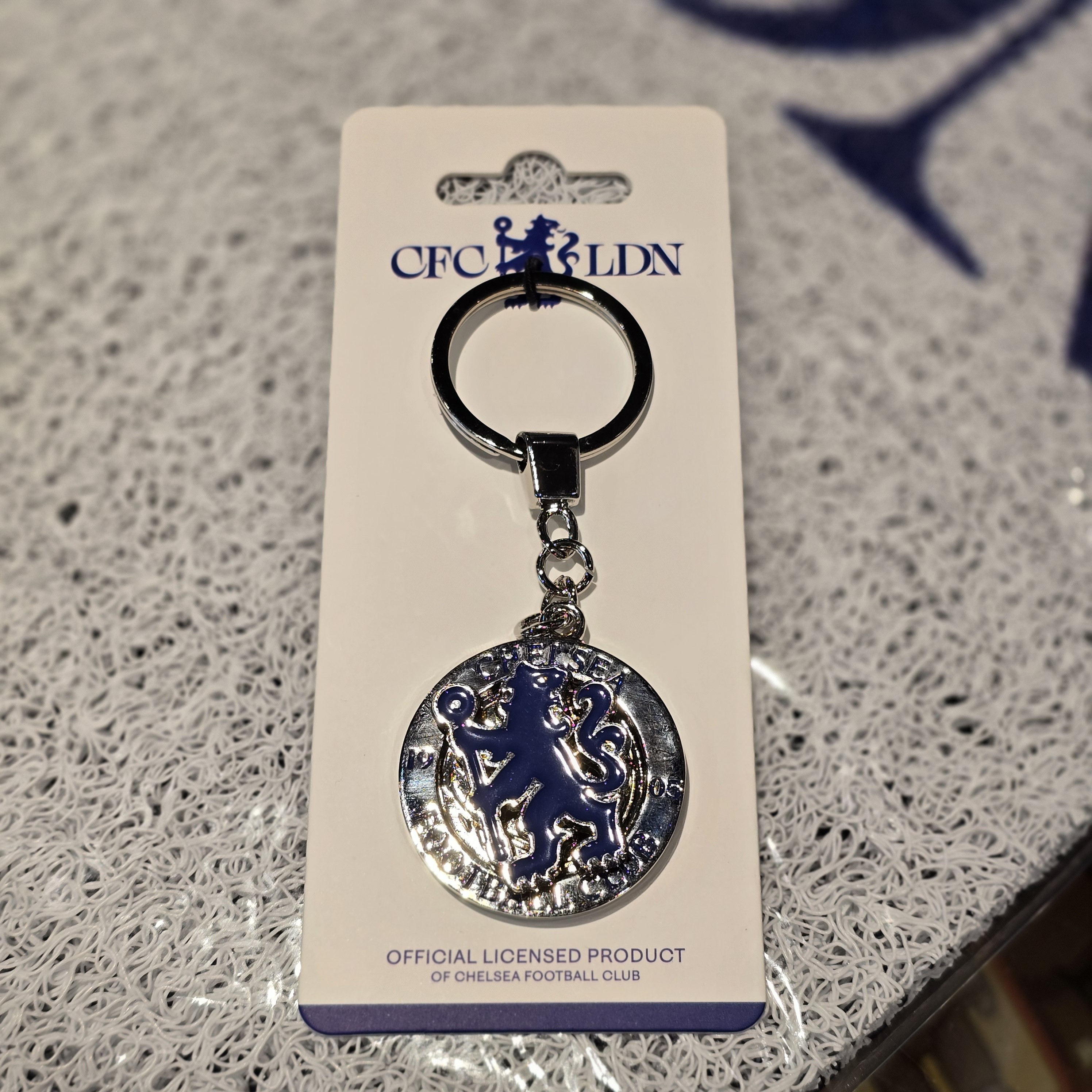 車路士銀藍色旋轉會徽鎖匙扣