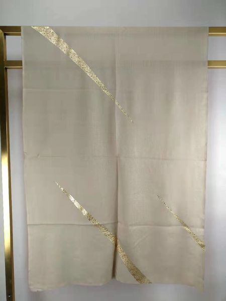 A18 80% Wool 20% Silk-M