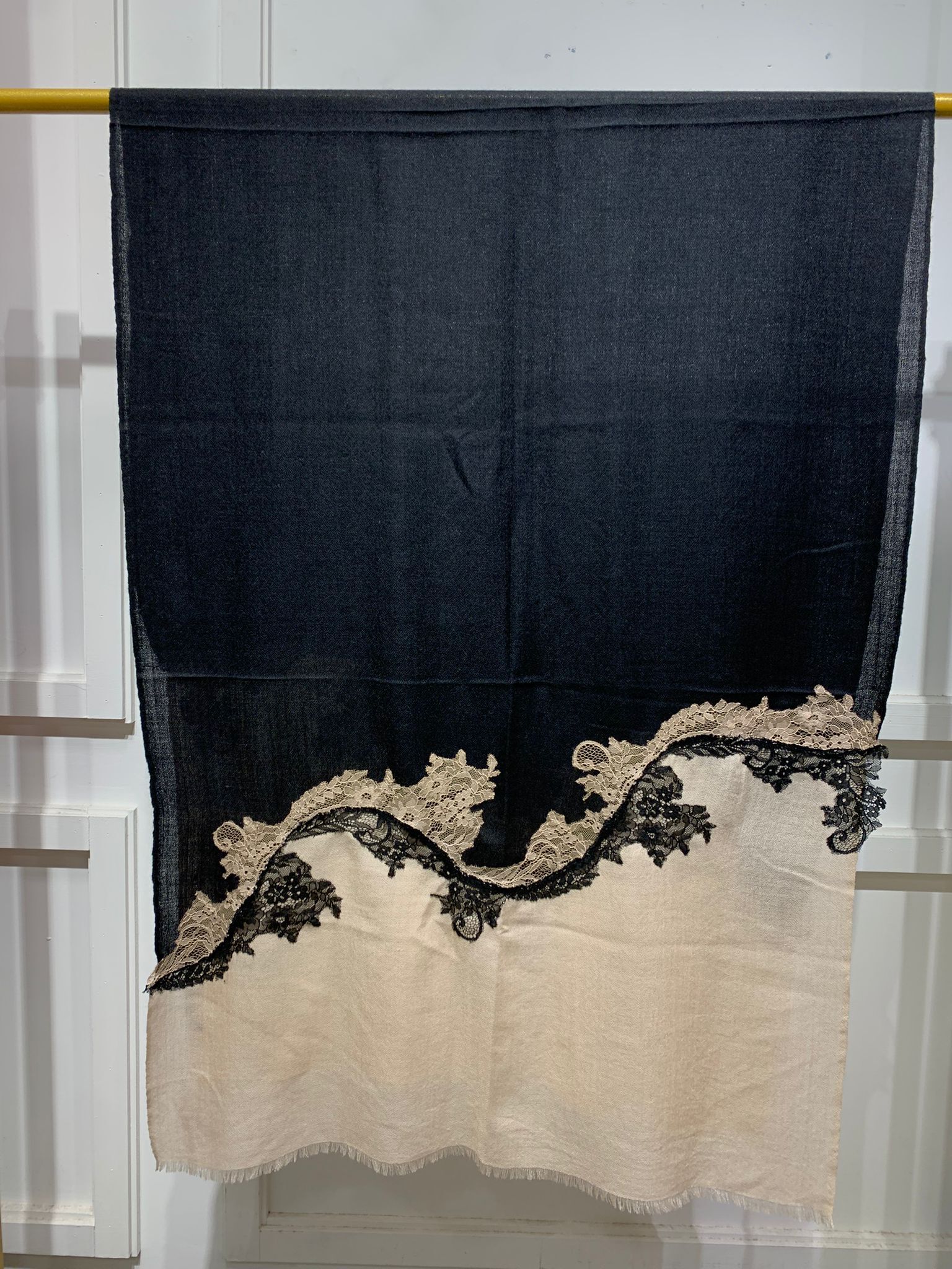 A29 85% Merino Wool 15% Silk-M