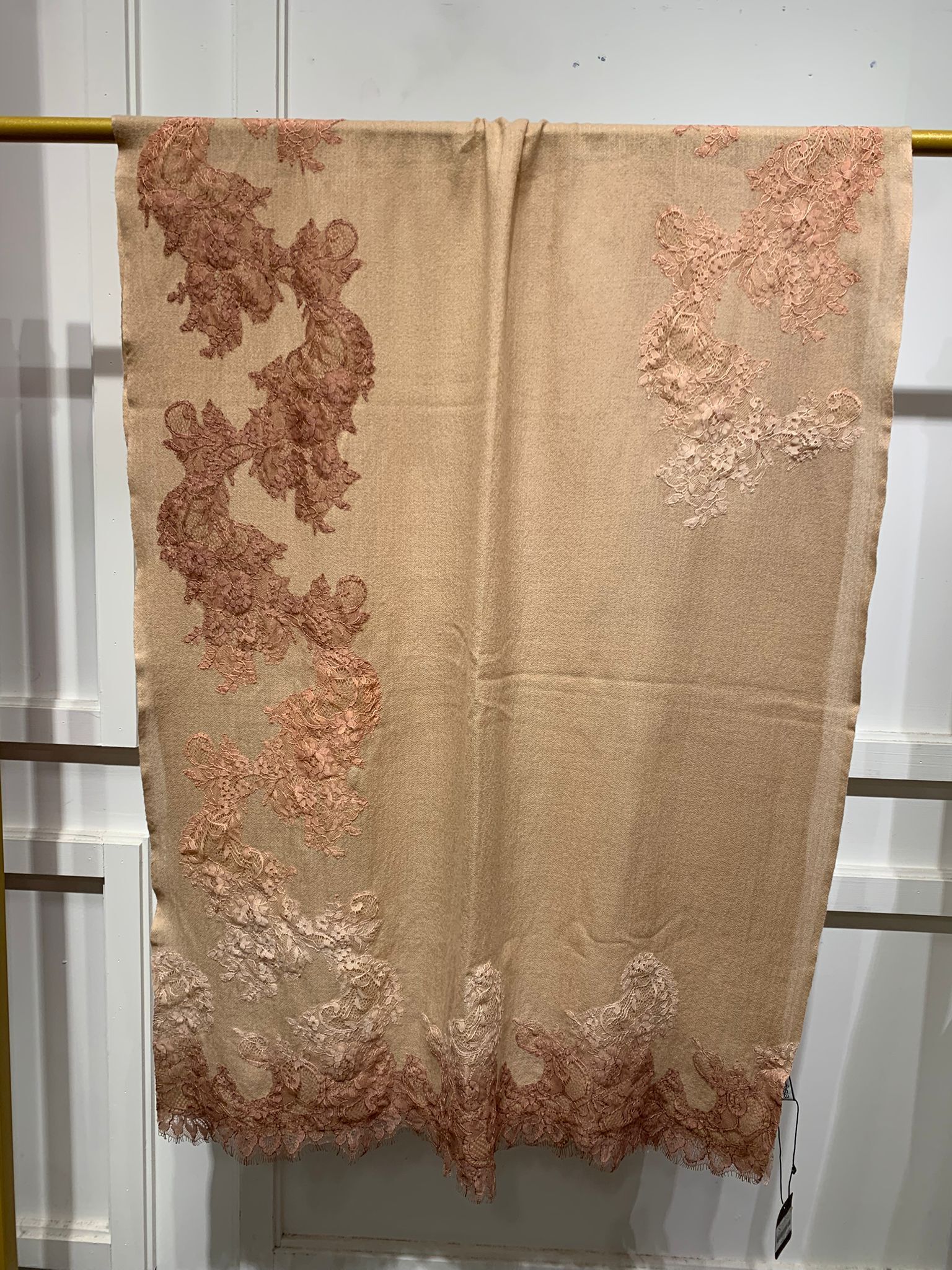 A47 80% Wool 20% Silk-M