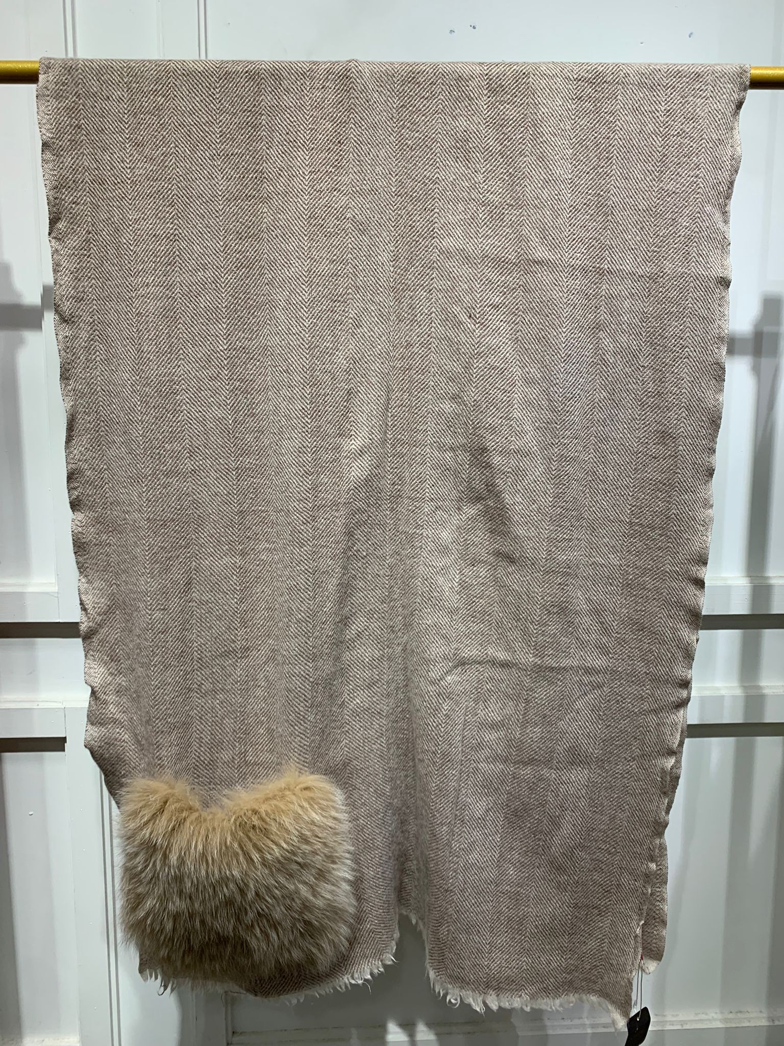 A75 70% Wool  30% Cashmere + Fur-M