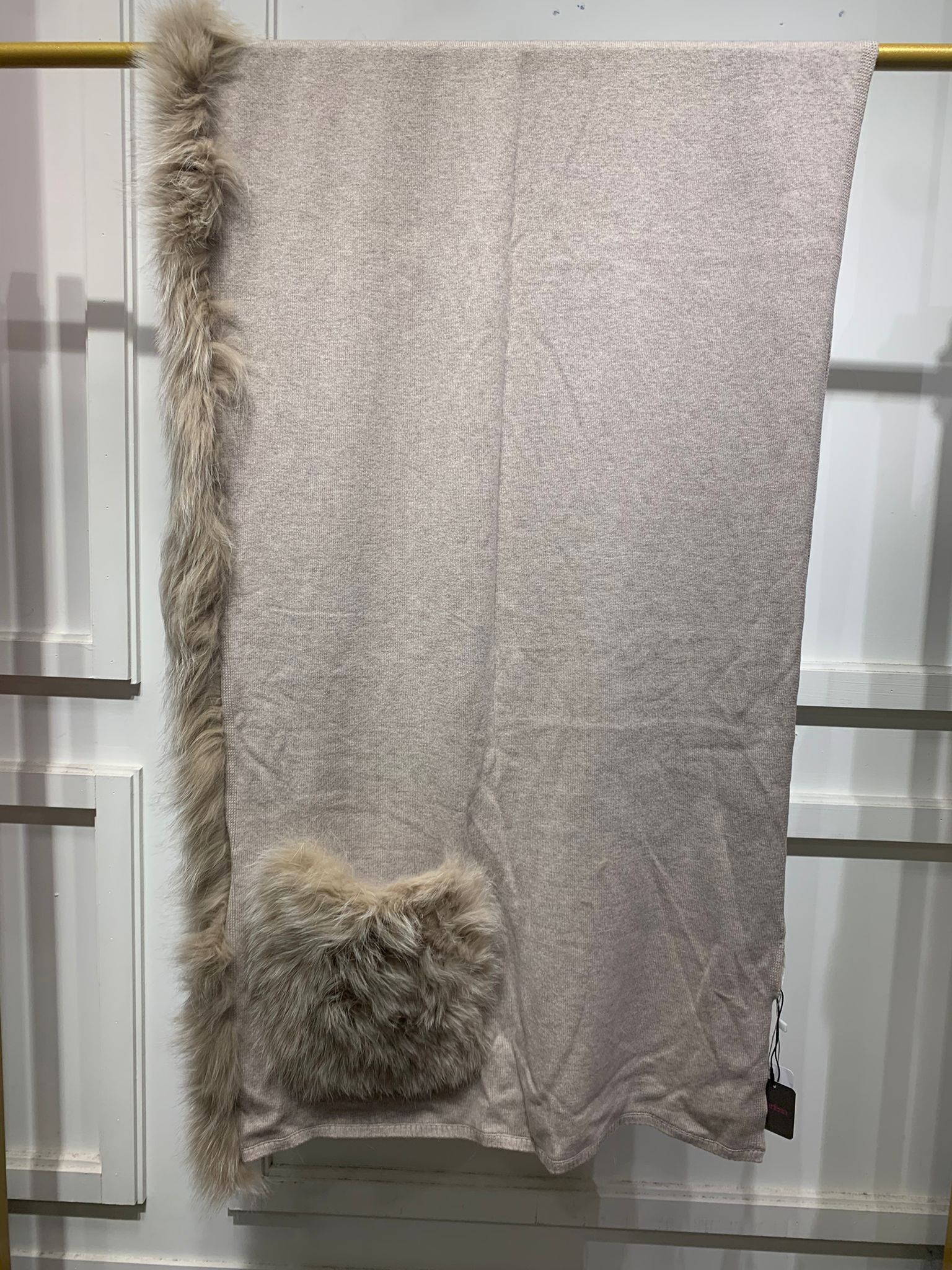 A76 70% Wool  30% Cashmere + Fur-M