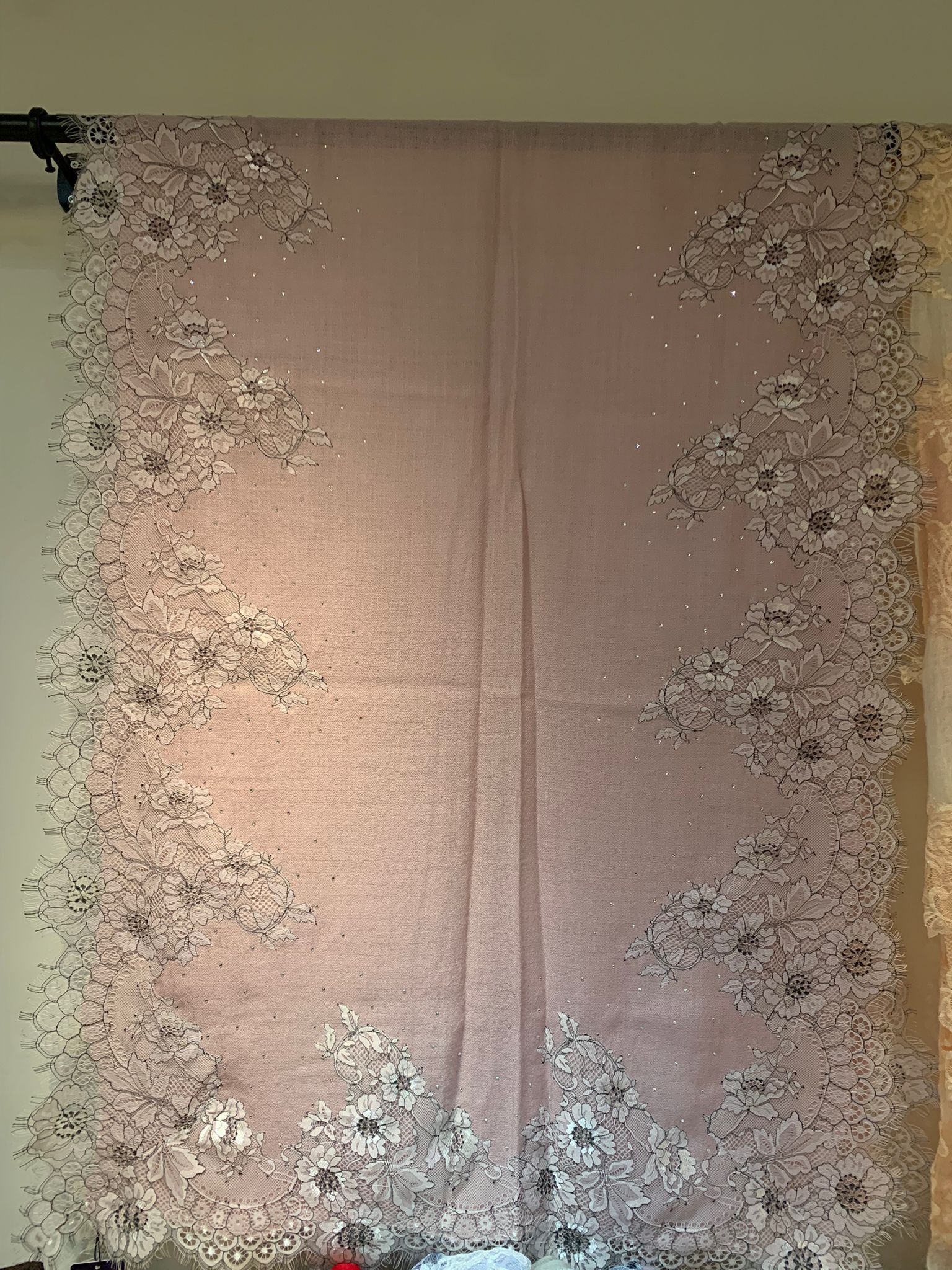 A81 Swarovski  French lace 75% Wool 15% Silk 10% Cashmere-M