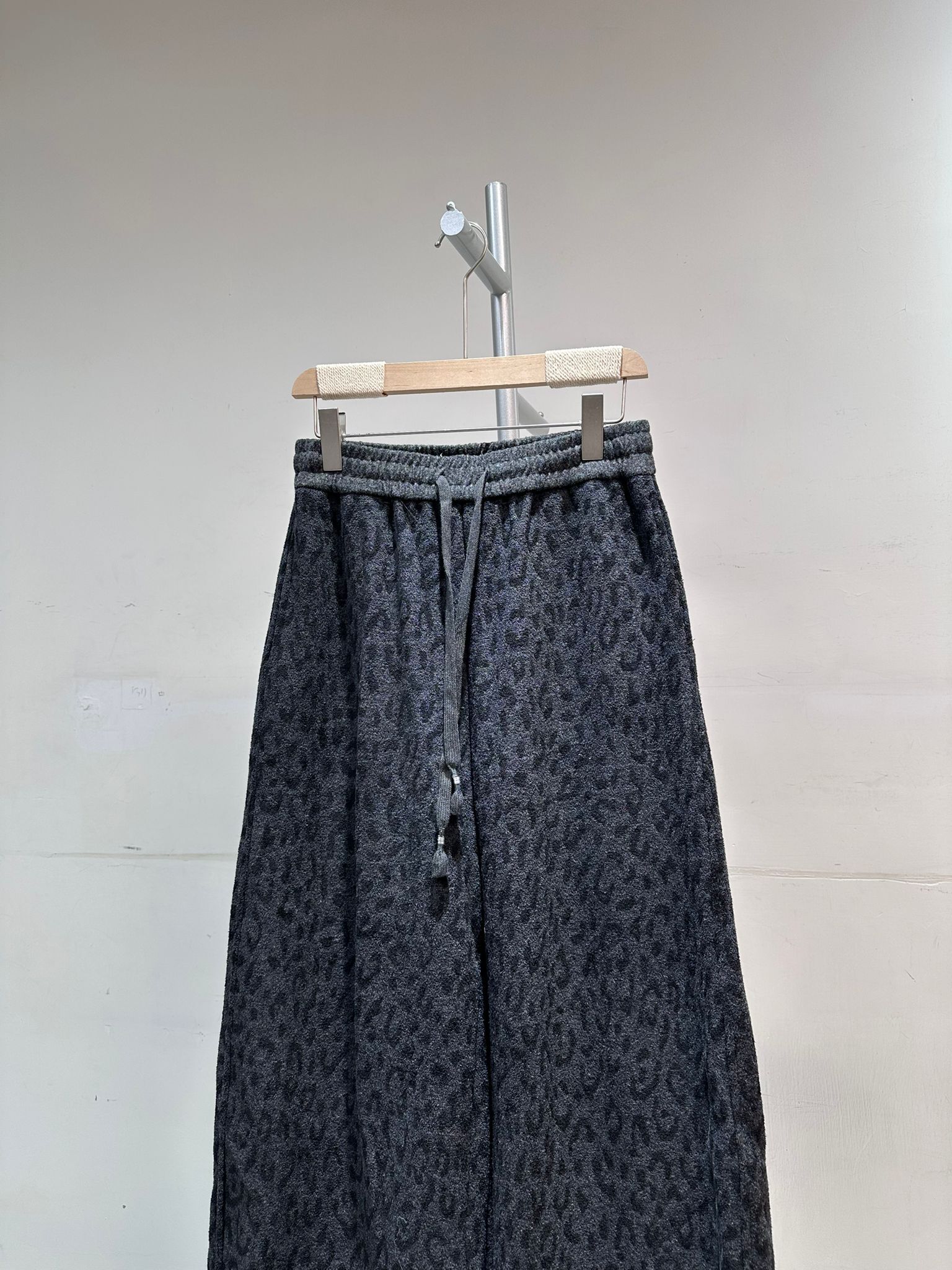 03622a/韓國毛巾料加絨豹紋暗黑系褲/26-40/42/40