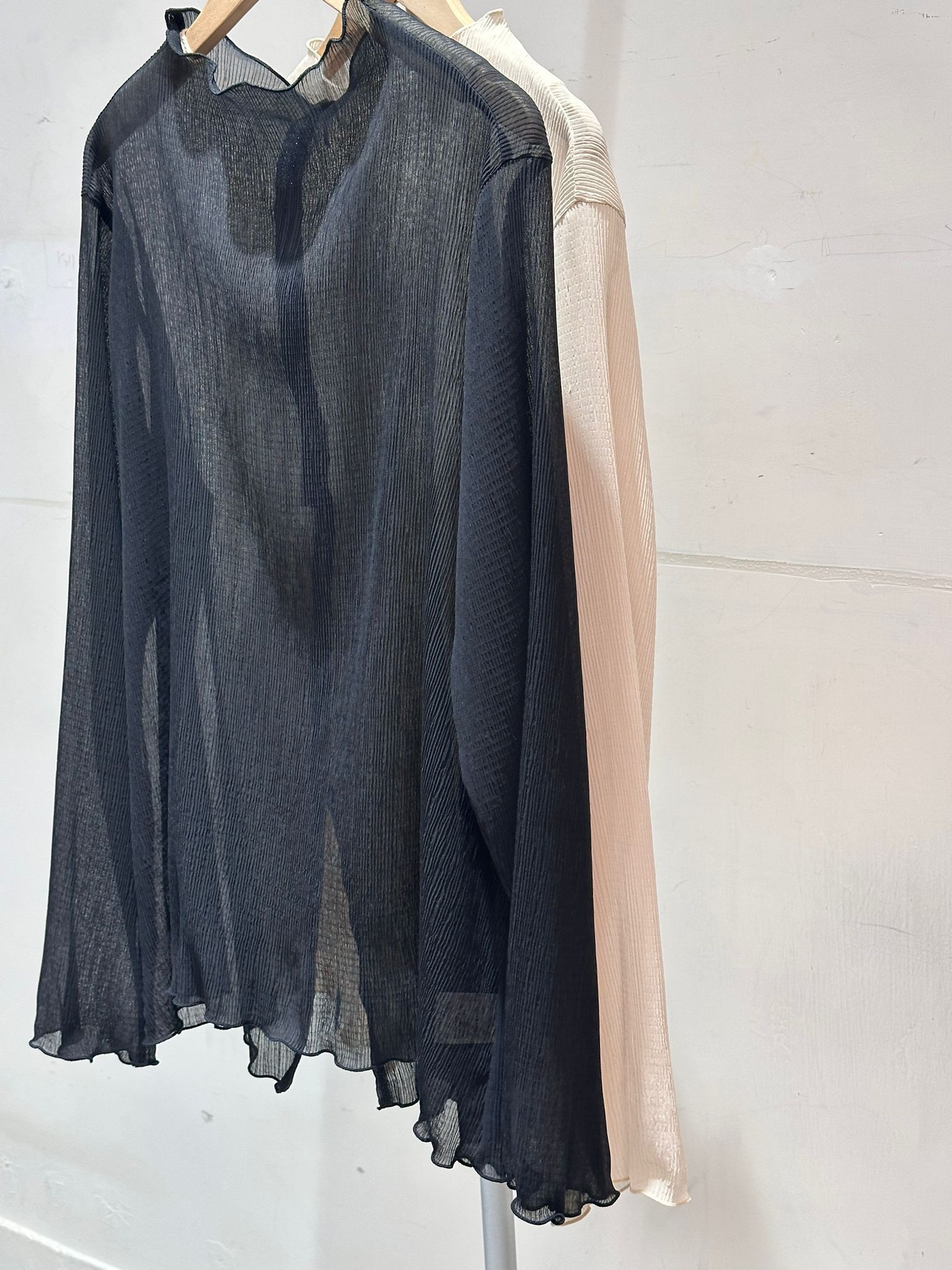 0213014a/韓國寬鬆飄逸木耳邊上衣/44/44/26-27