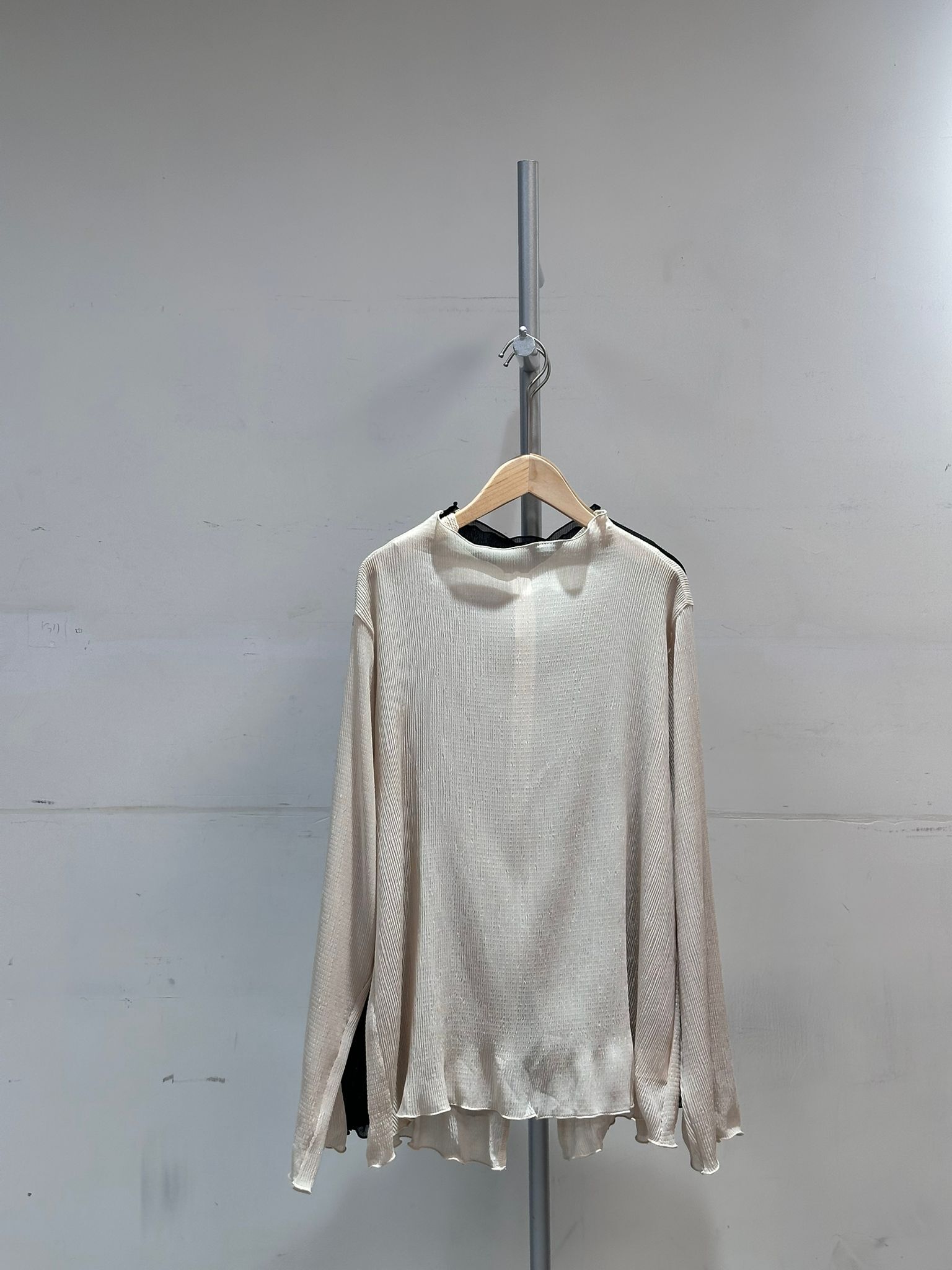 0213014a/韓國寬鬆飄逸木耳邊上衣/44/44/26-27