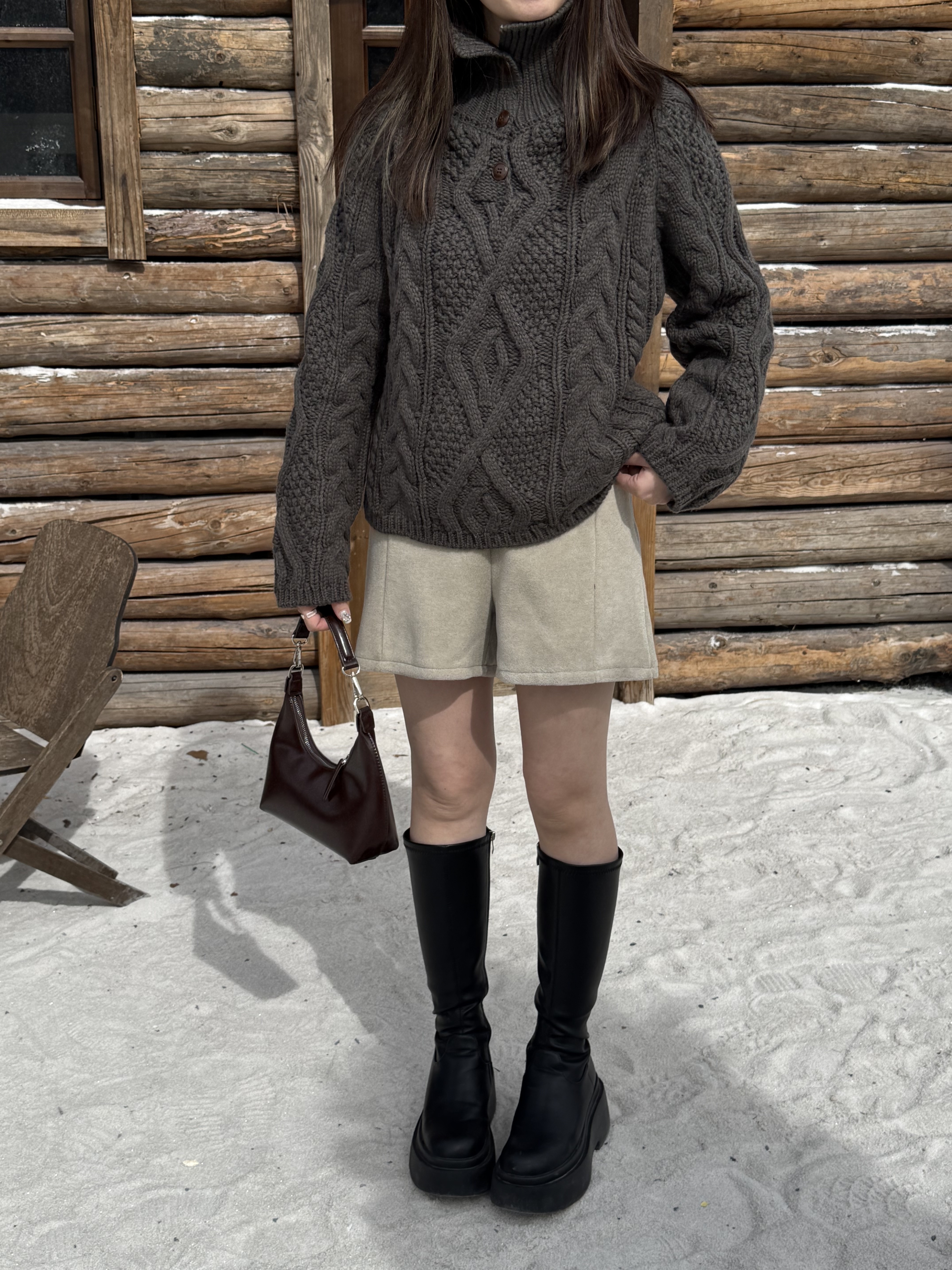 後鬆緊高腰短褲