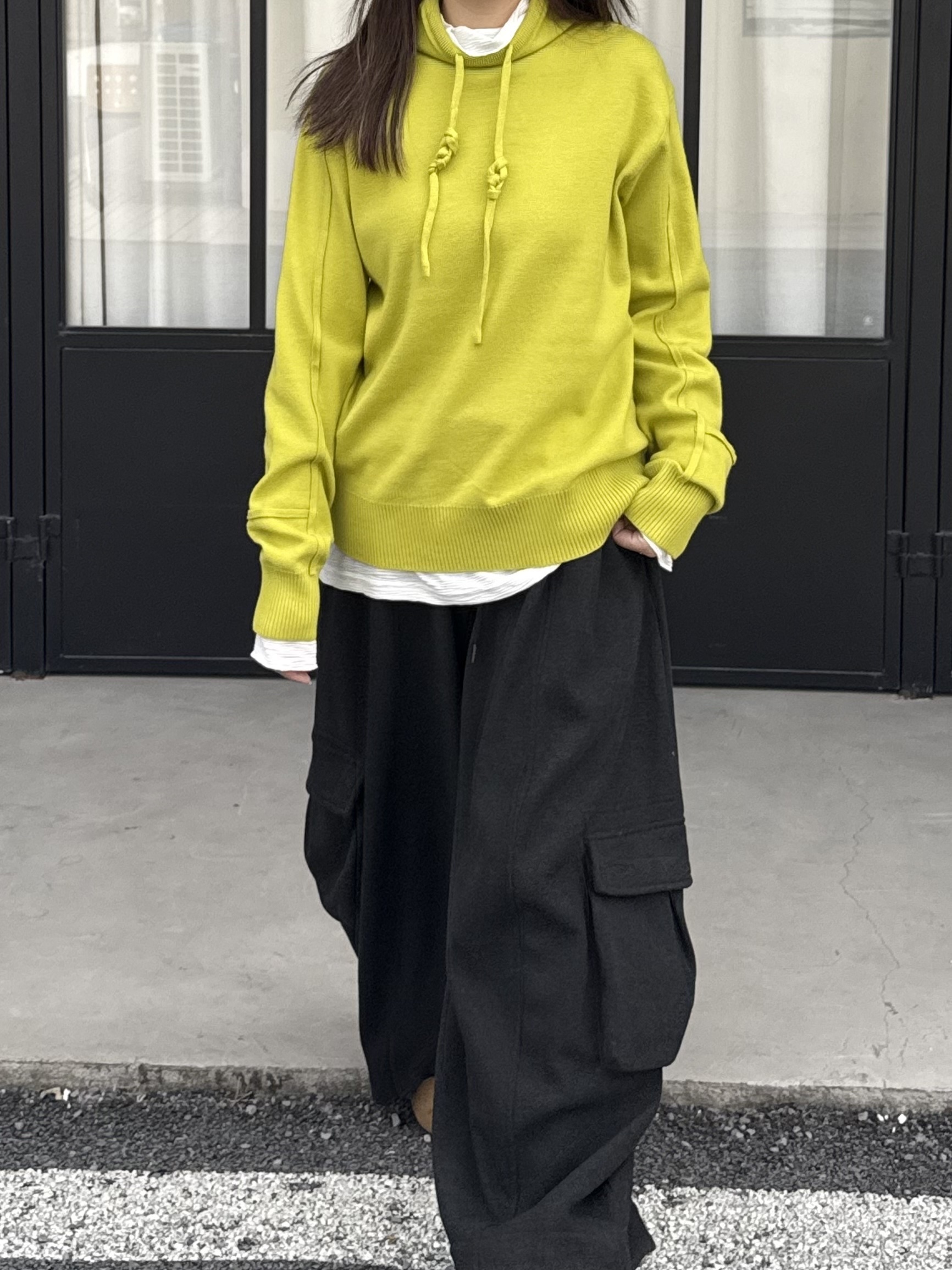 盪領設計款針織上衣