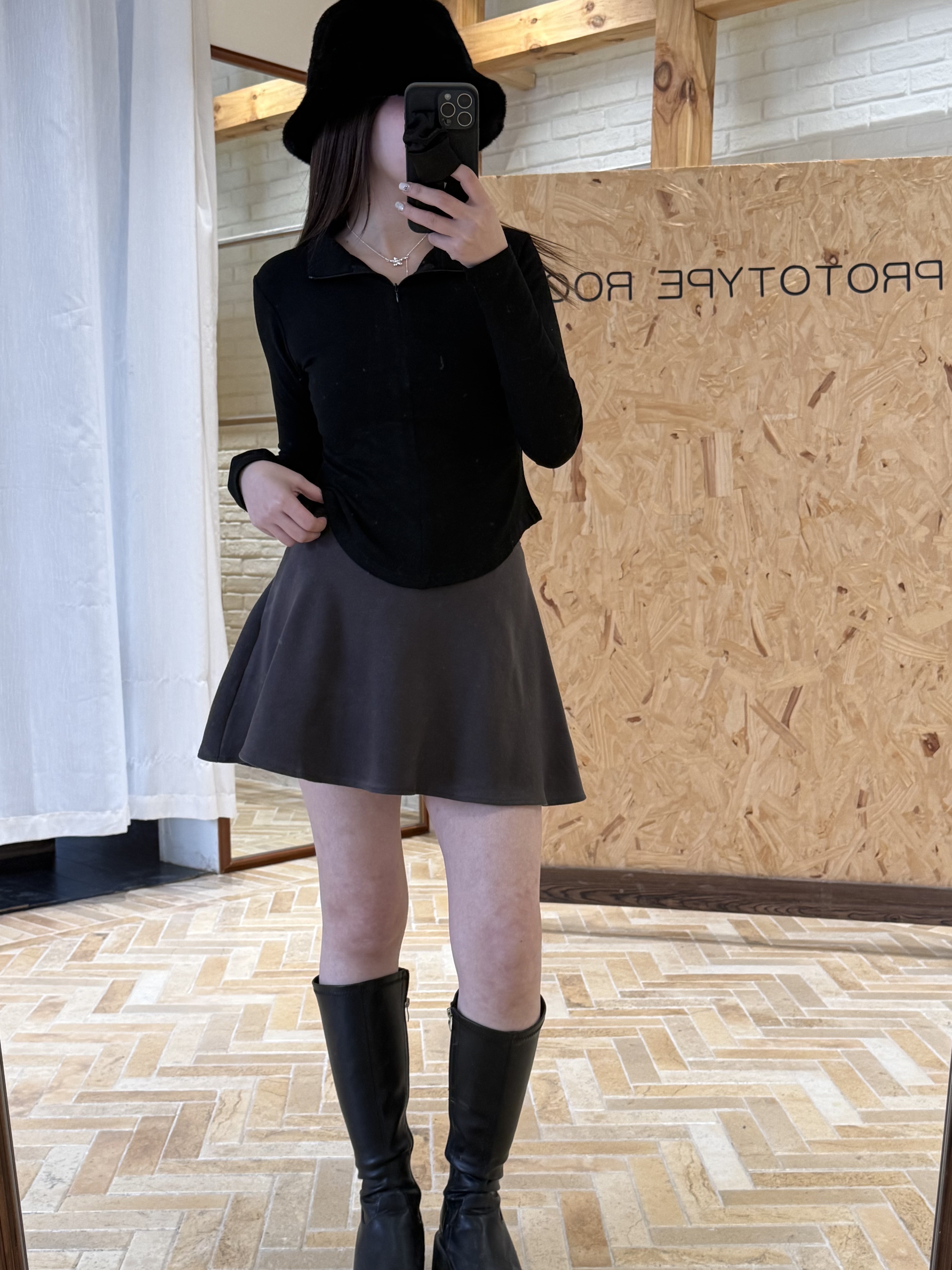 翻領拉鍊修身上衣