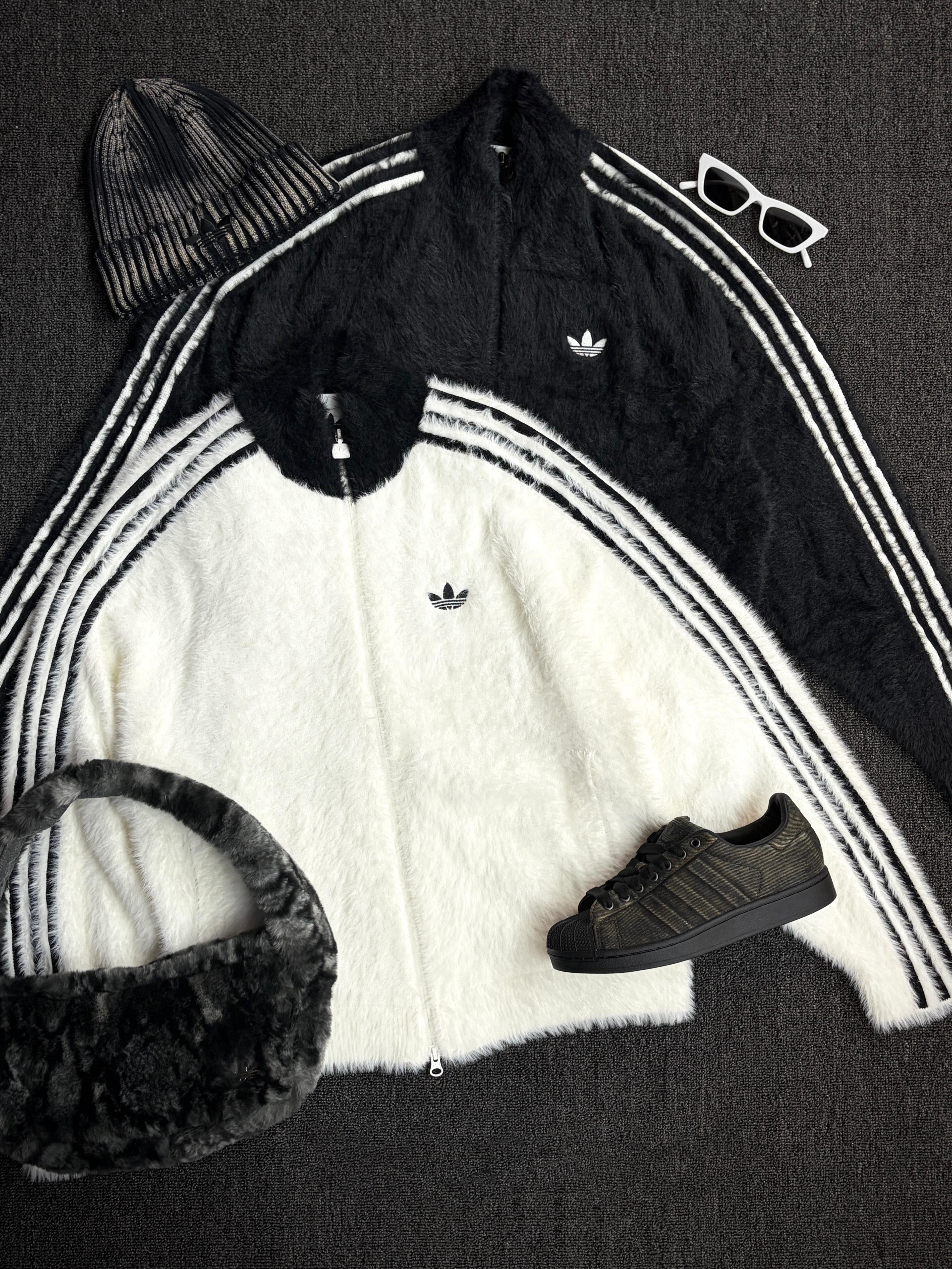 Adidas Originals 絨毛立領外套 雙拉鍊 刺繡 蓬鬆 寬鬆 黑色 白色 (任買兩件711免運)/預購