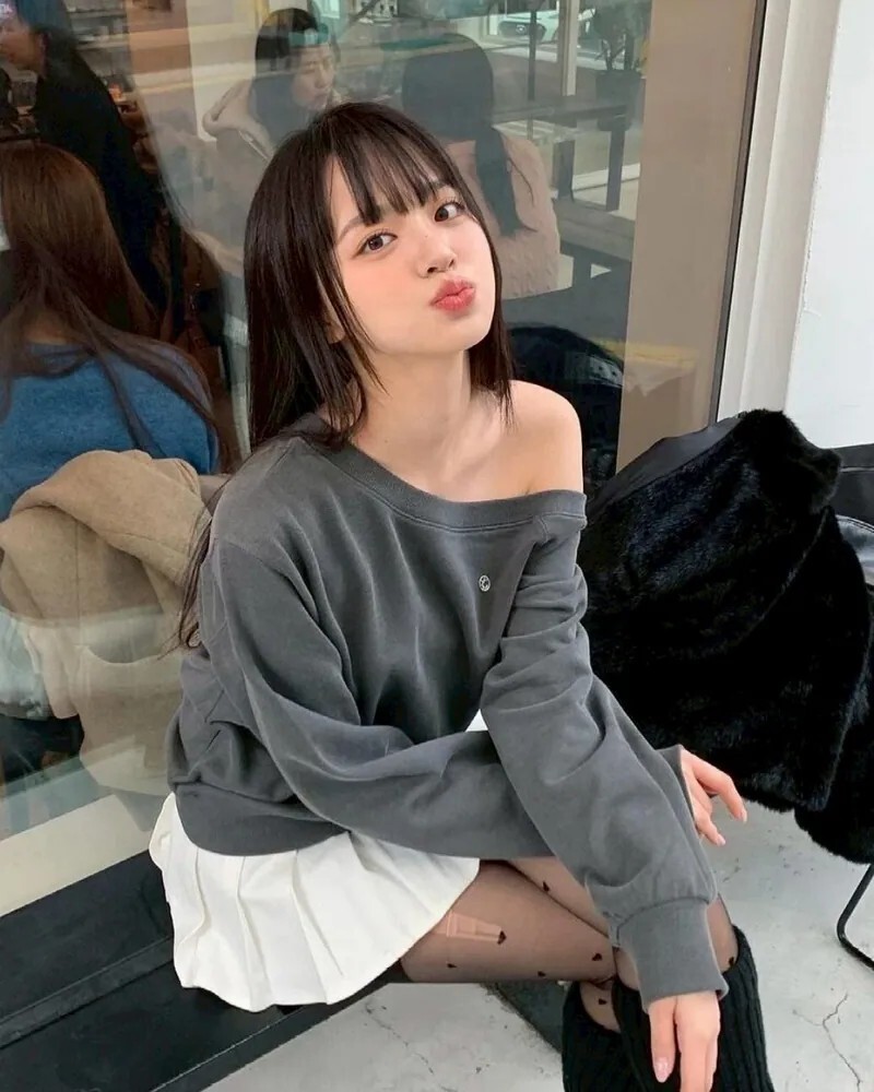 <趙露思/許妍同款> Letter From Moon 斜肩大學T