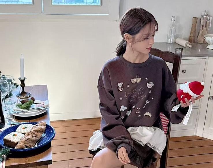 BE54   卡通上衣  胸48 長24 $529 (一口價)