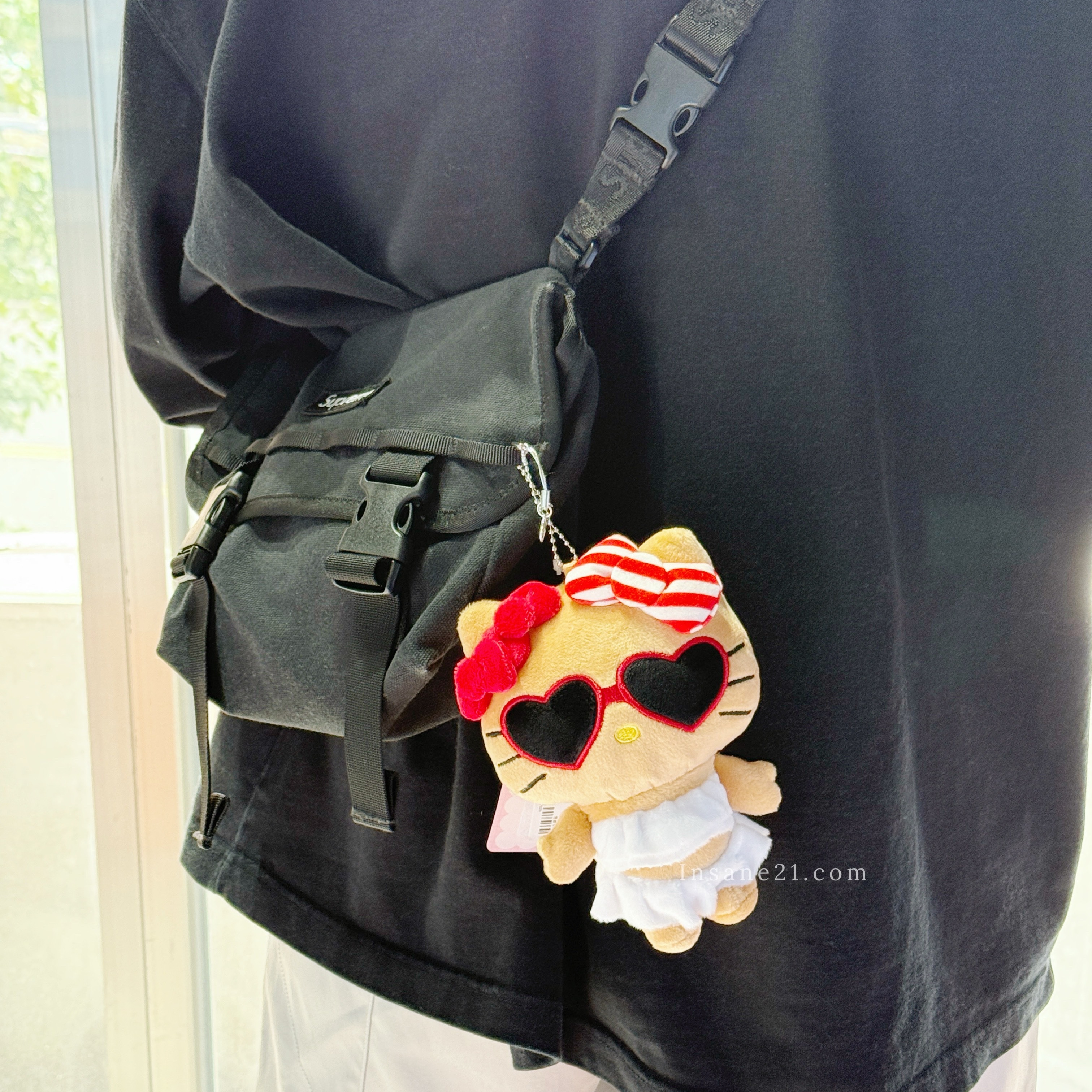 SANRIO 三麗鷗 HELLO KITTY 凱蒂貓 海灘 曬黑吊飾 絨毛玩具