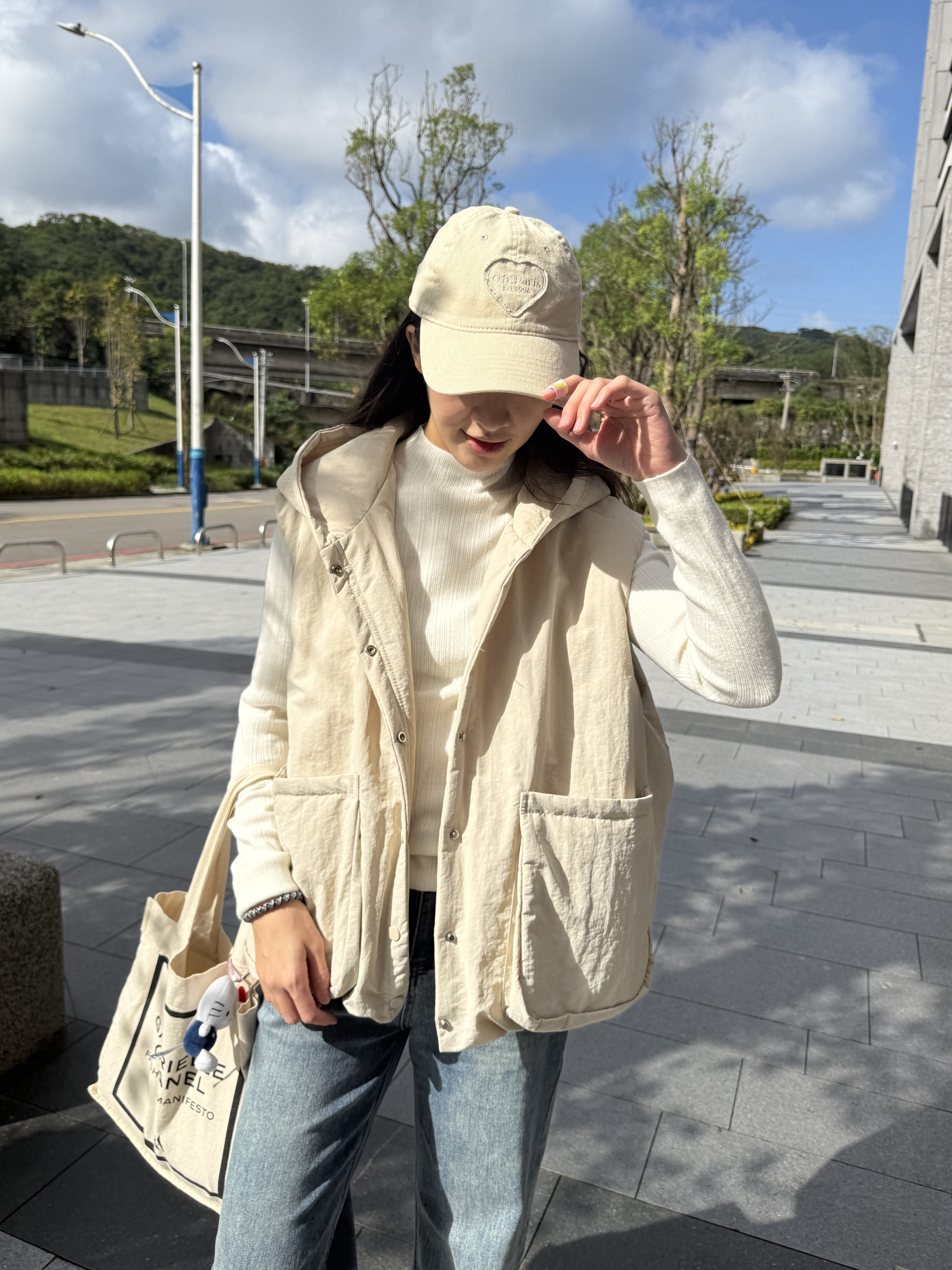 連帽大口袋背心