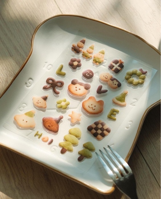 Hoi ホーイ｜透明底圖鑑貼紙｜冬日餅乾