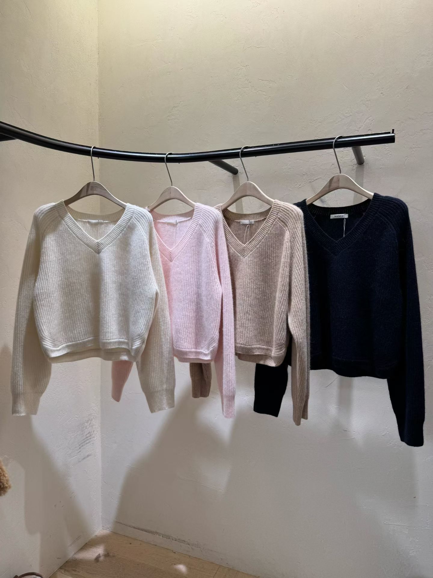 WJ5305 插肩V領短版針織衫