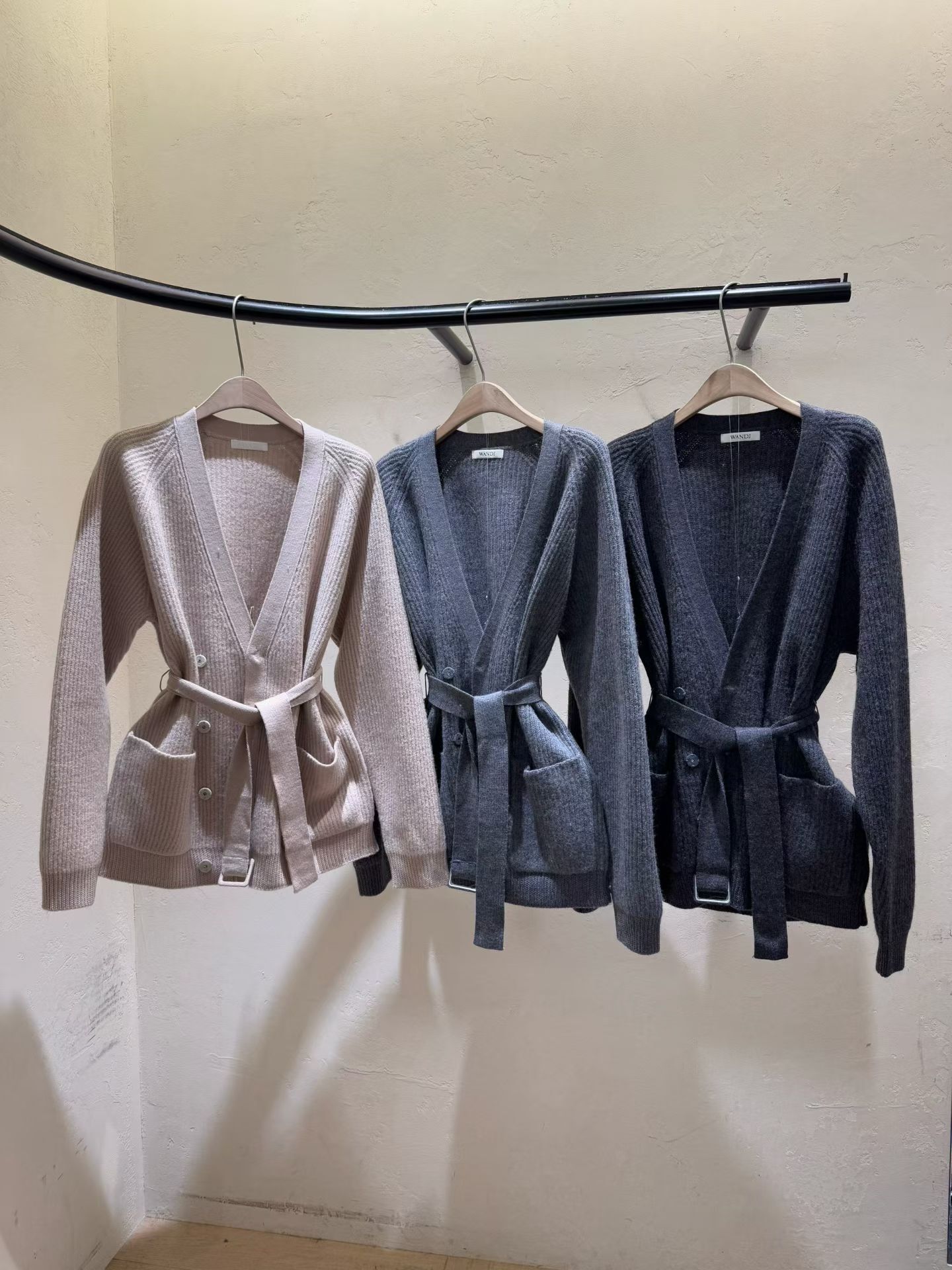 WJ5306 坑紋針織腰帶外套