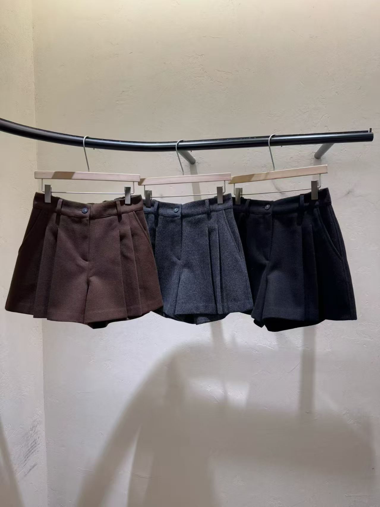 WJ5319 壓摺磨毛短褲