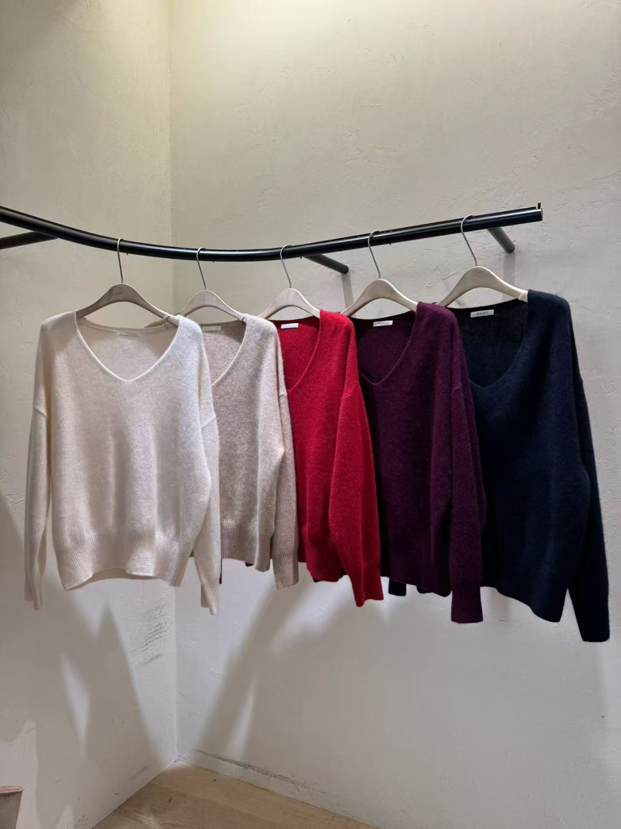 WJ5323 大V領寬鬆針織衫