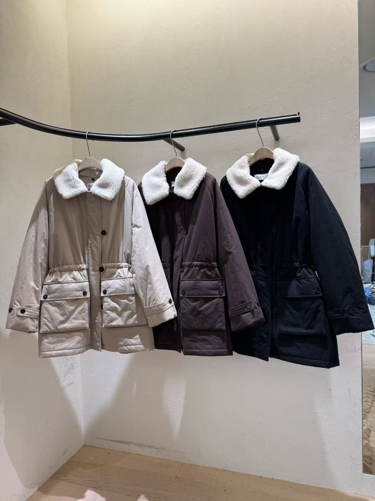 WJ5324 毛毛領收腰夾棉外套