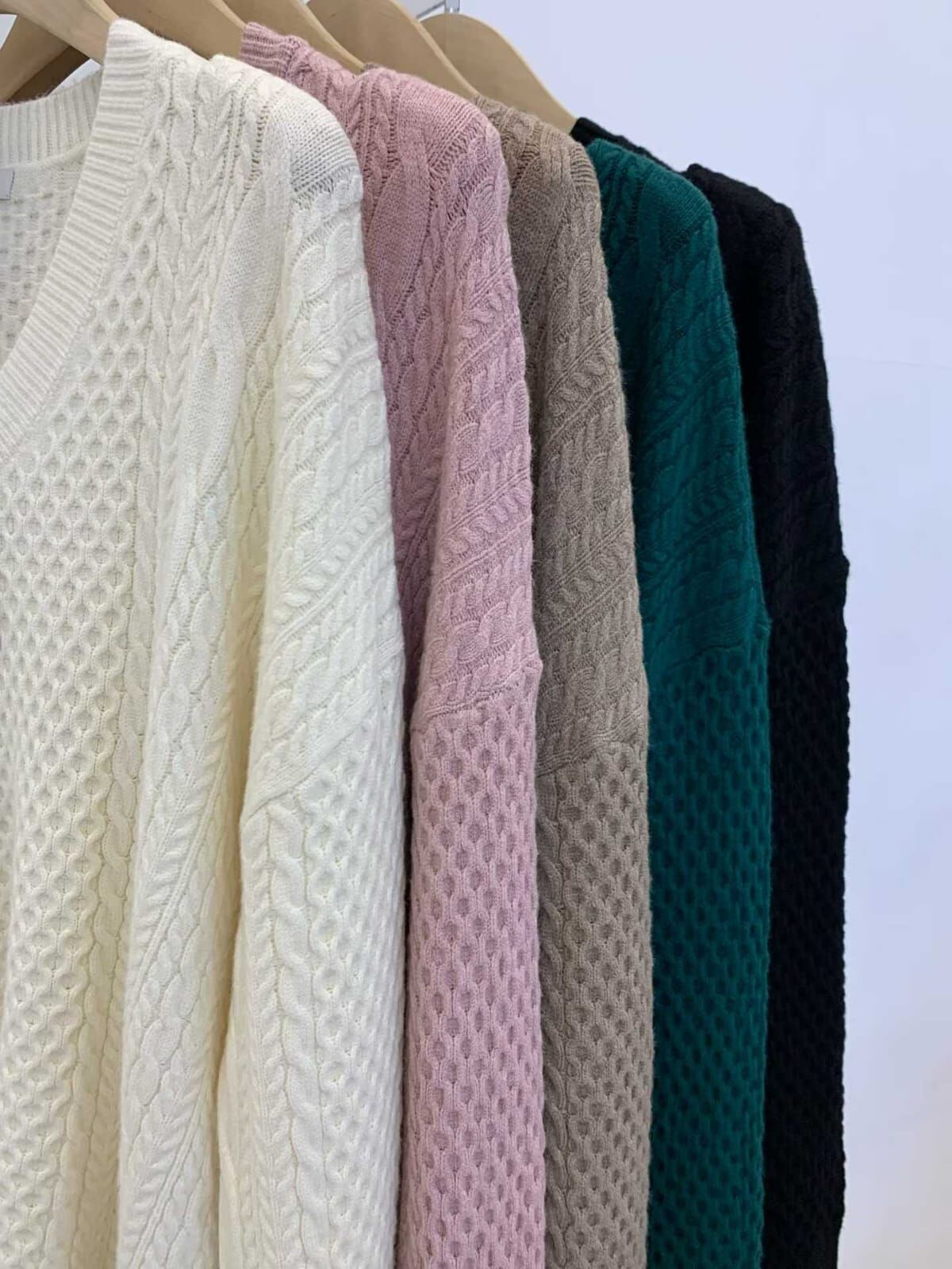 FP5309 V領經典麻花全家福毛衣