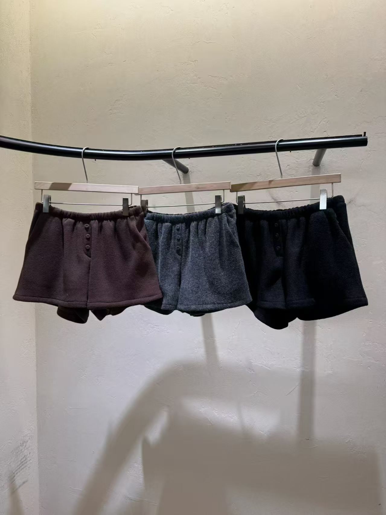 WJ5326 百搭高腰闊腿排扣毛呢短褲