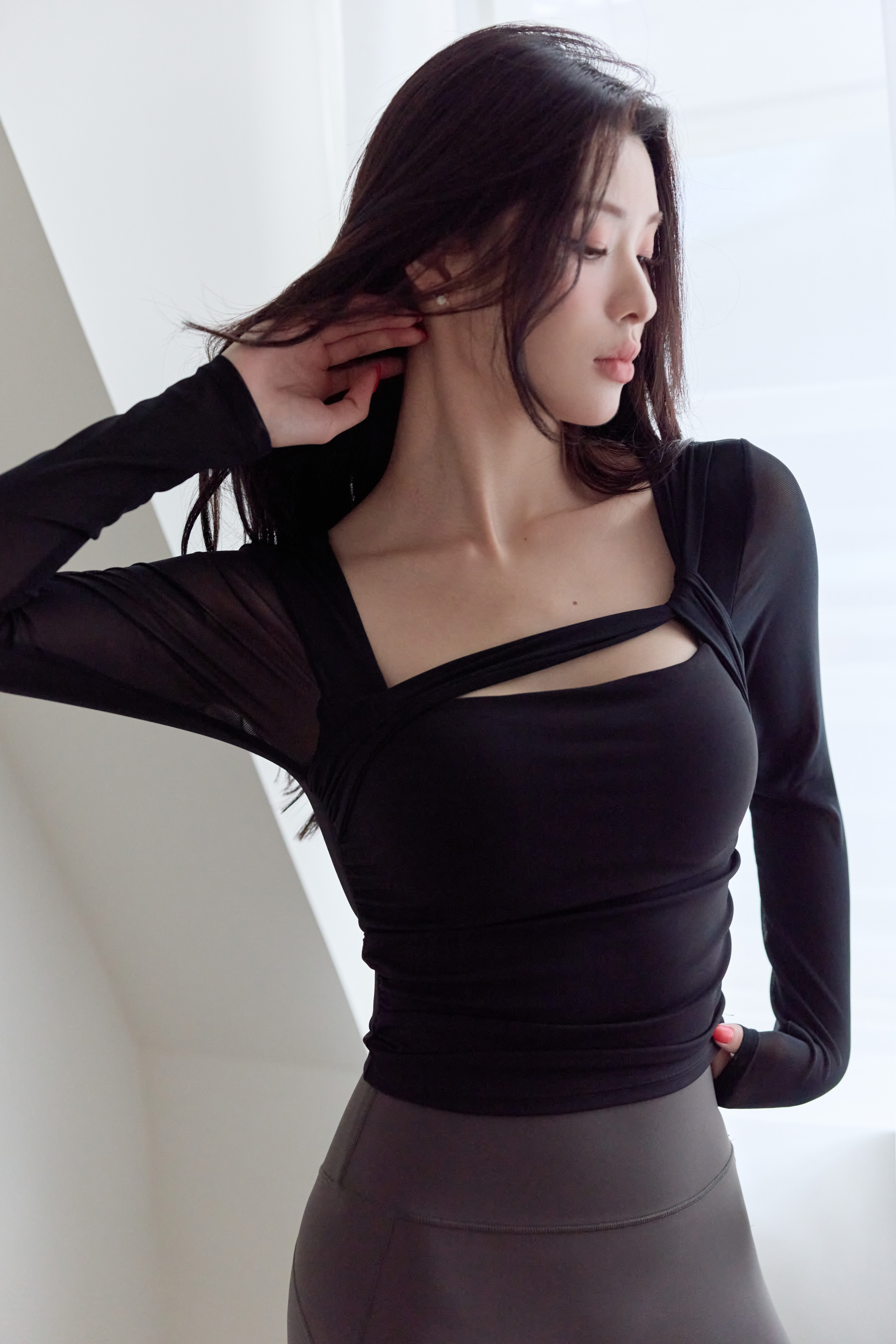 Iska 美胸裸紗機能運動上衣 / 黑