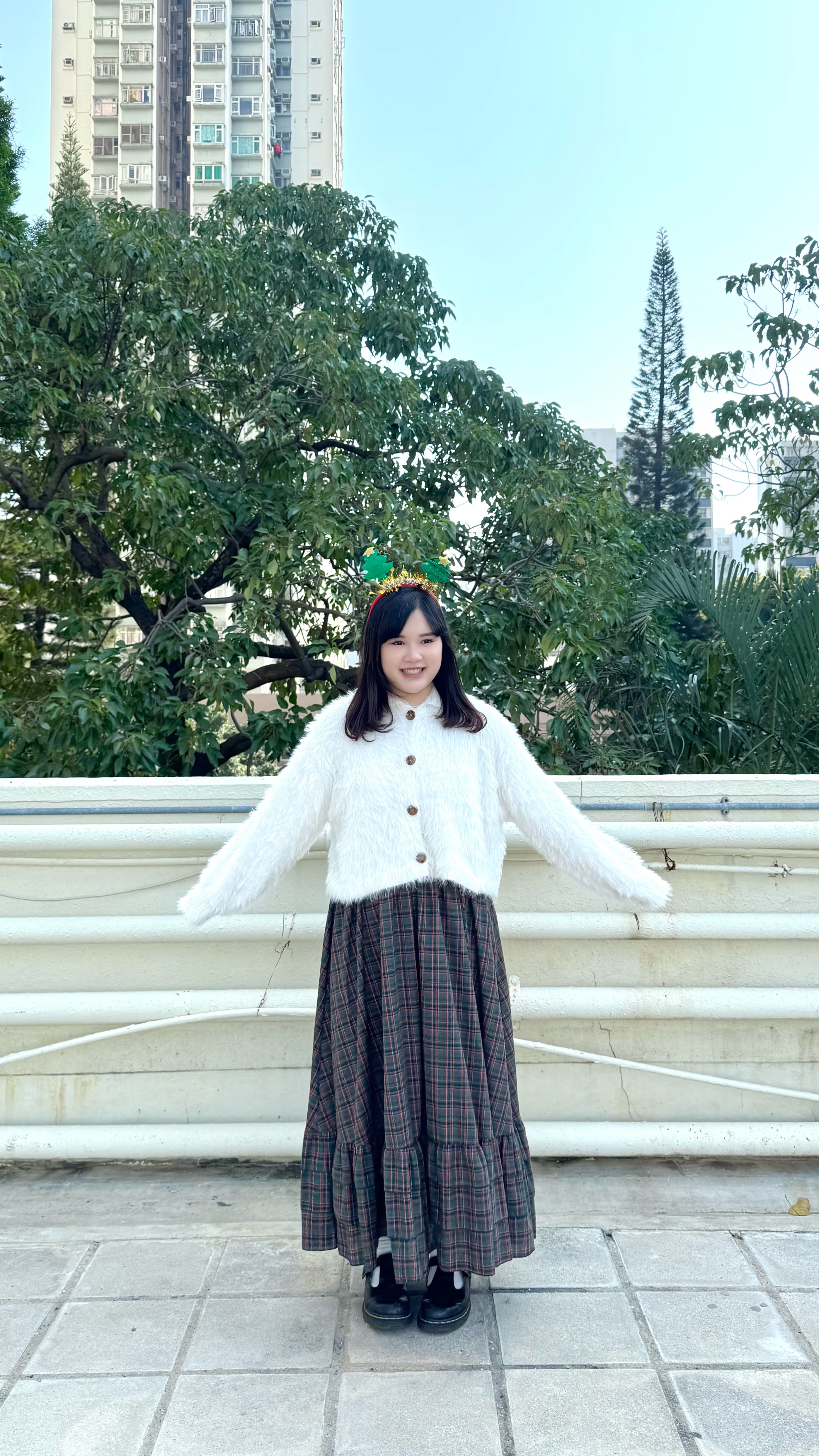 反領滑身飛毛短身Top