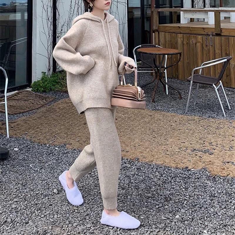 【簡約連帽素面針織上衣＋長褲套組】（現貨）