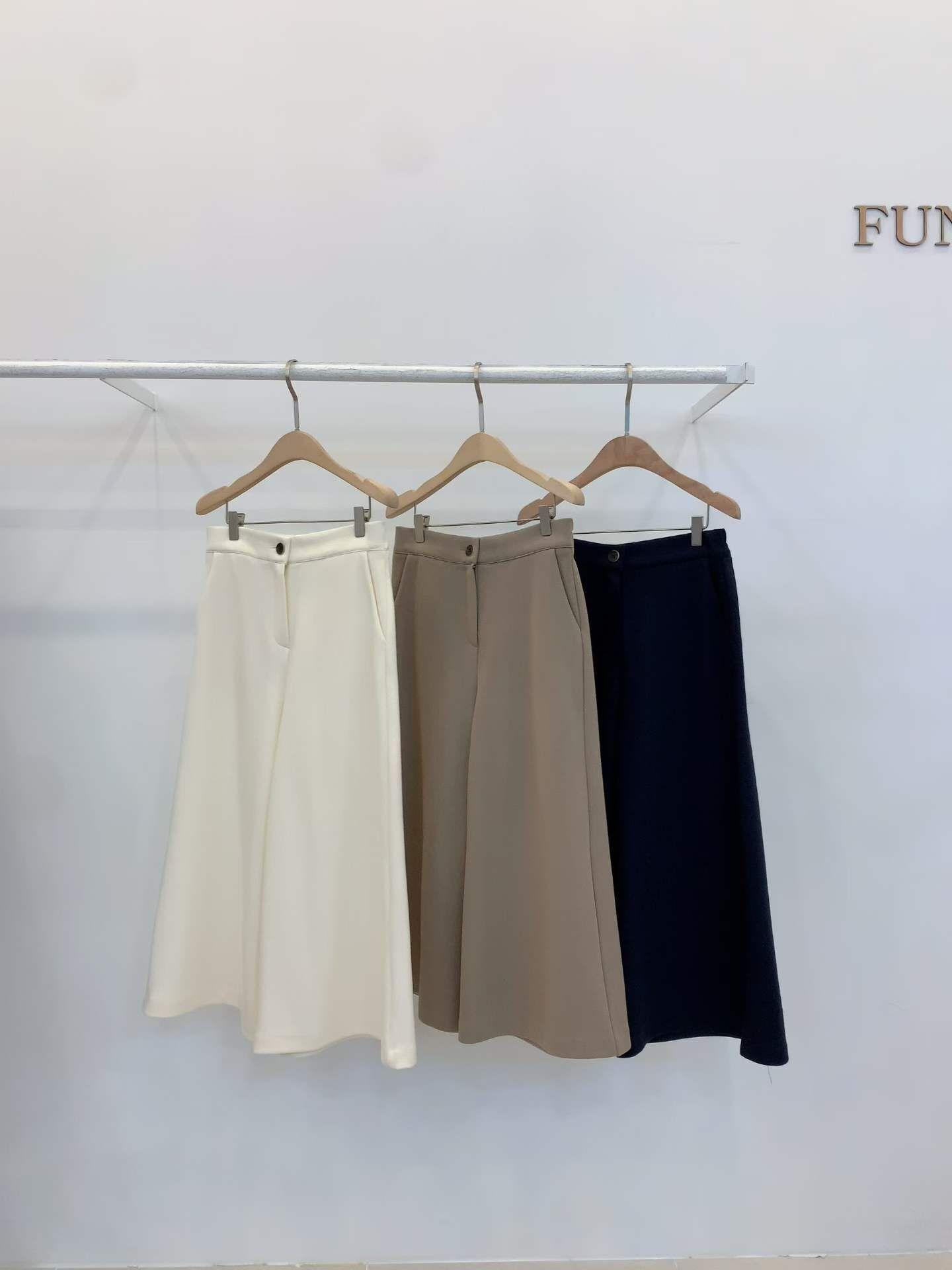 FP5335 後鬆緊A型八分闊腿褲