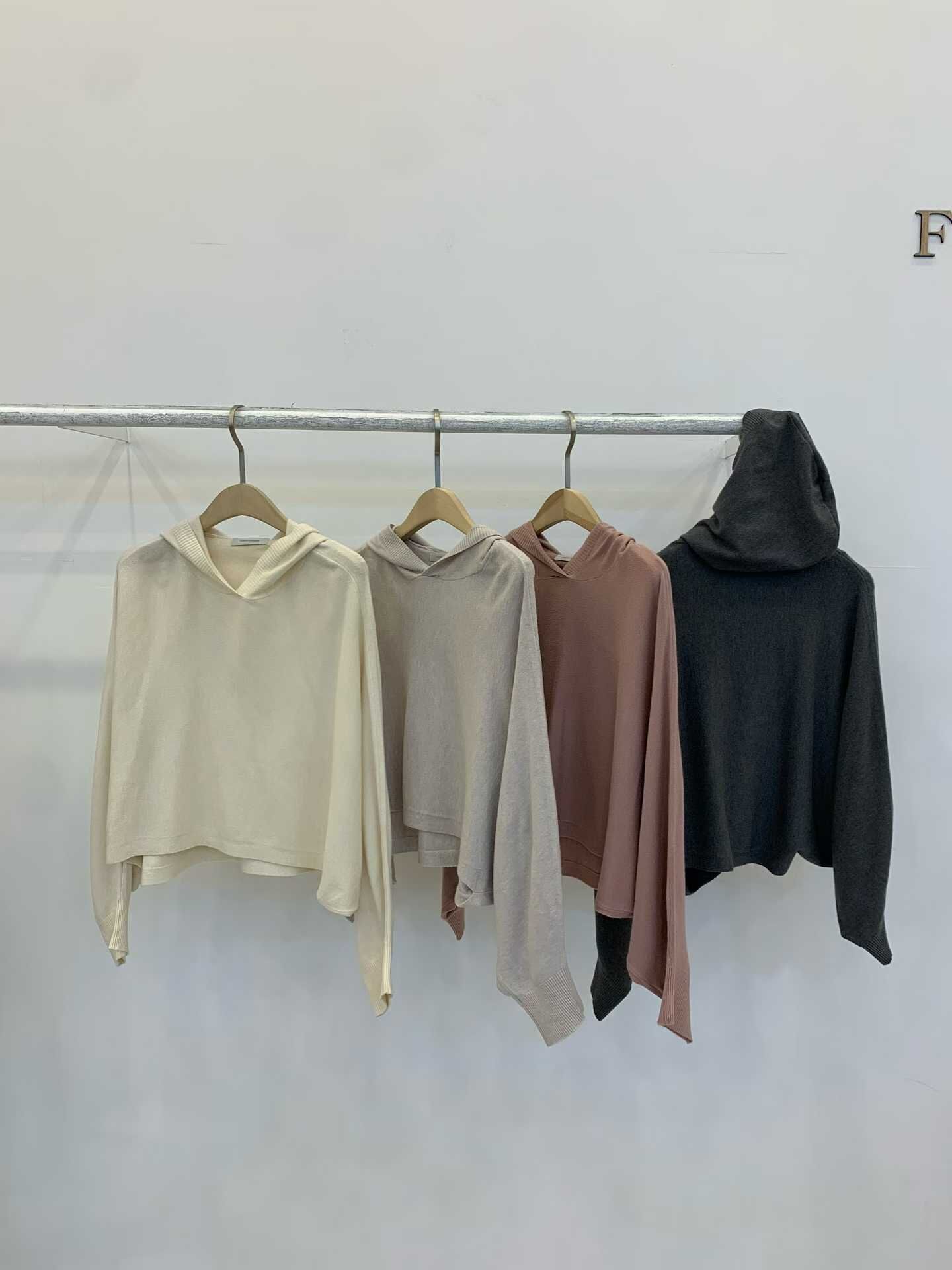 FP5339 飛鼠袖前短後長連帽毛衣