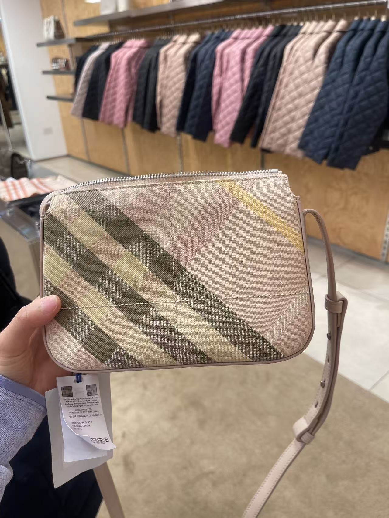 Burberry LL Snip crossbody bag Teacup pink