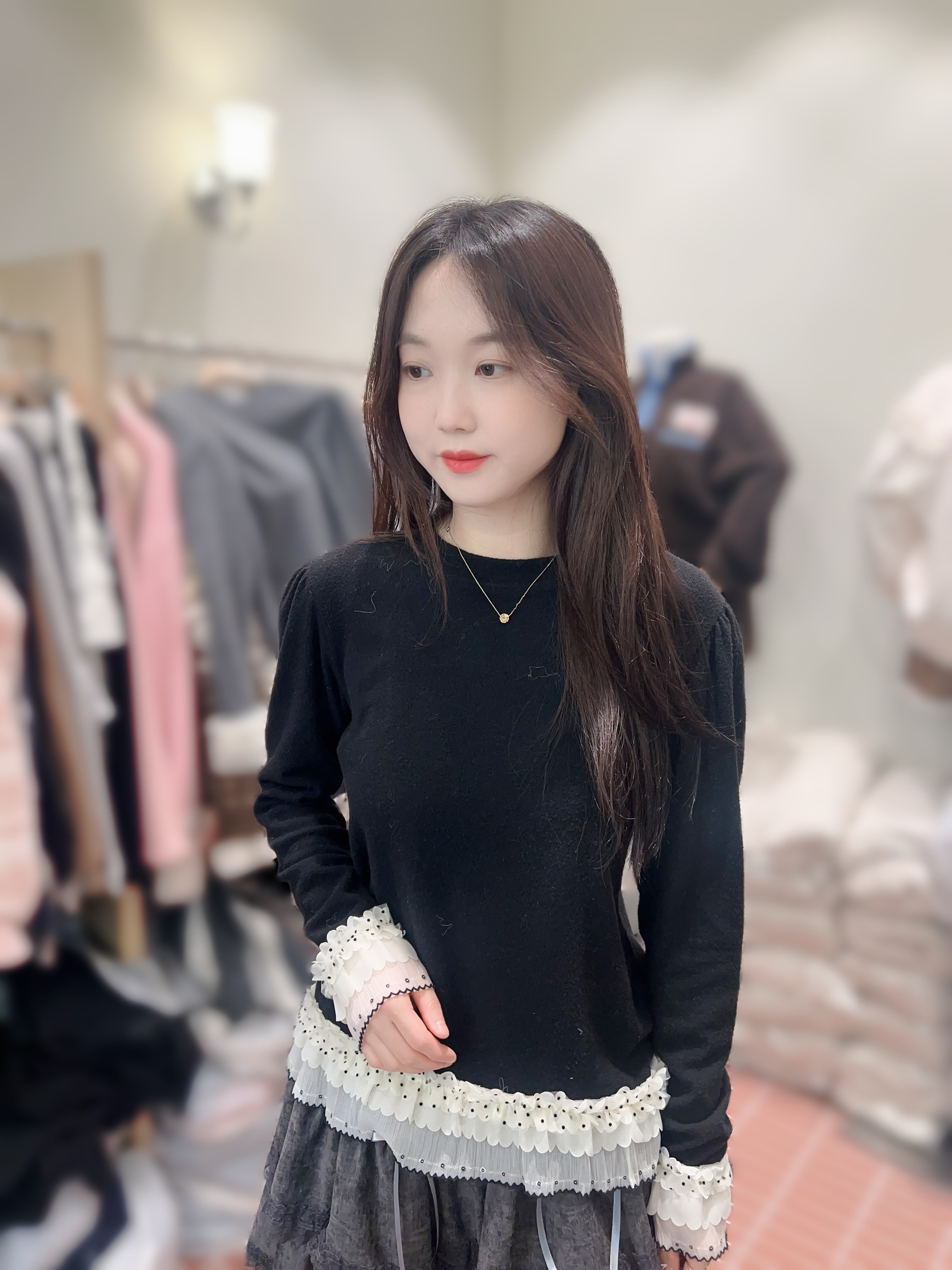 BE60  天絲+羊毛波點打底王    胸38-48   長25 $449 (一口價)