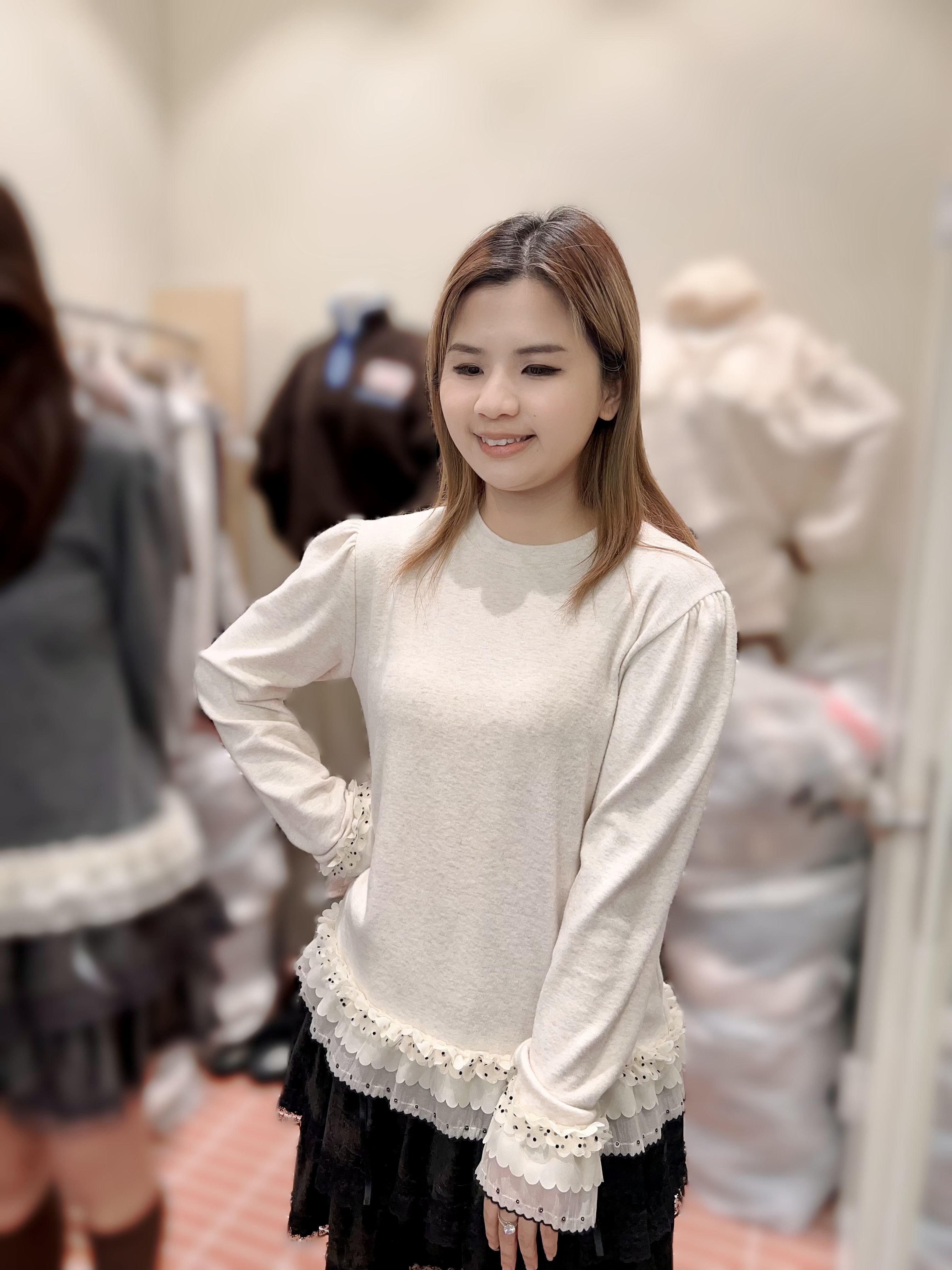 BE60  天絲+羊毛波點打底王    胸38-48   長25 $449 (一口價)