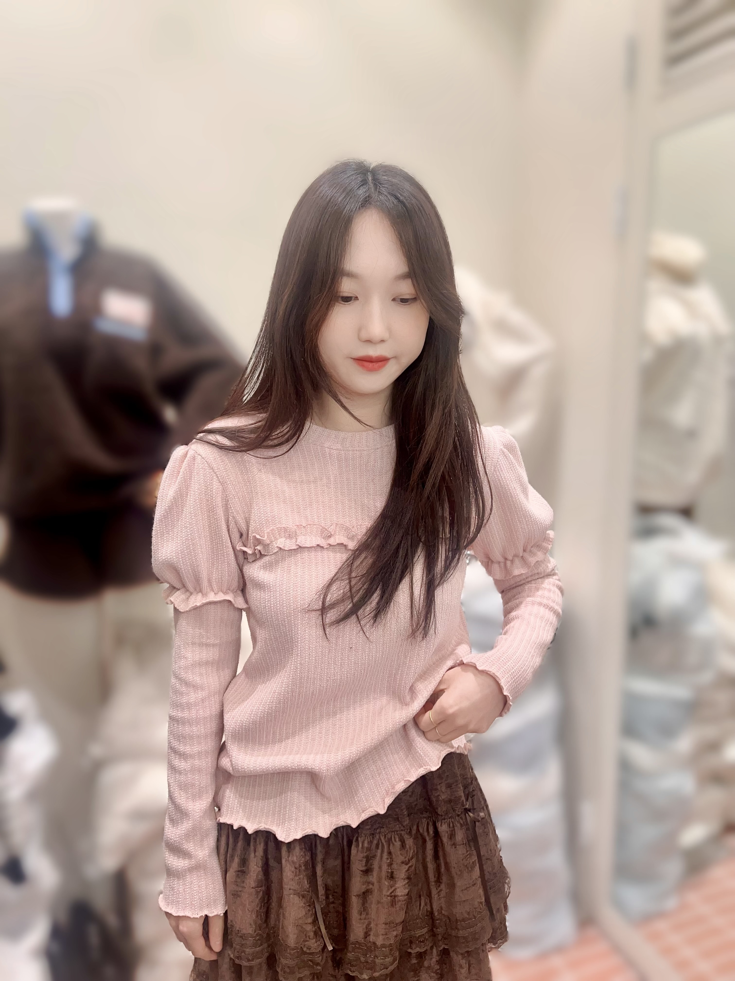 BE47  心心紋上衣  羊毛20 %  胸38 -44   長23 $439 (一口價) 校長自留款