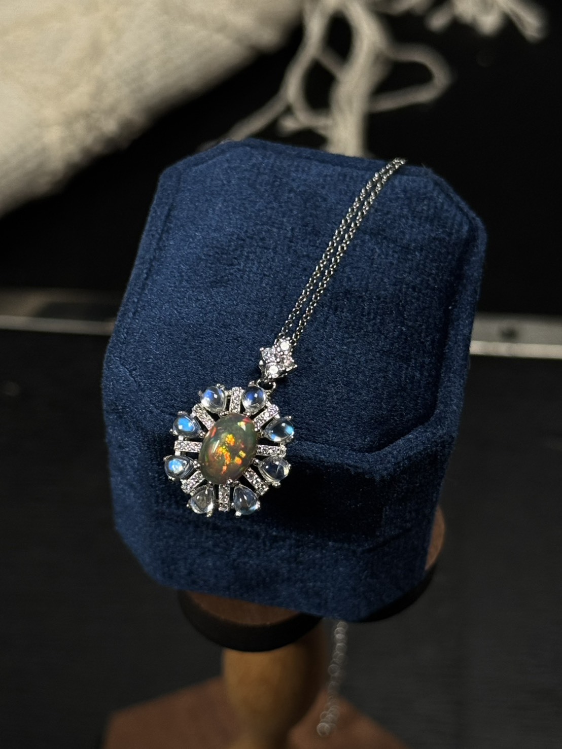 蝕影女巫 (項鍊)