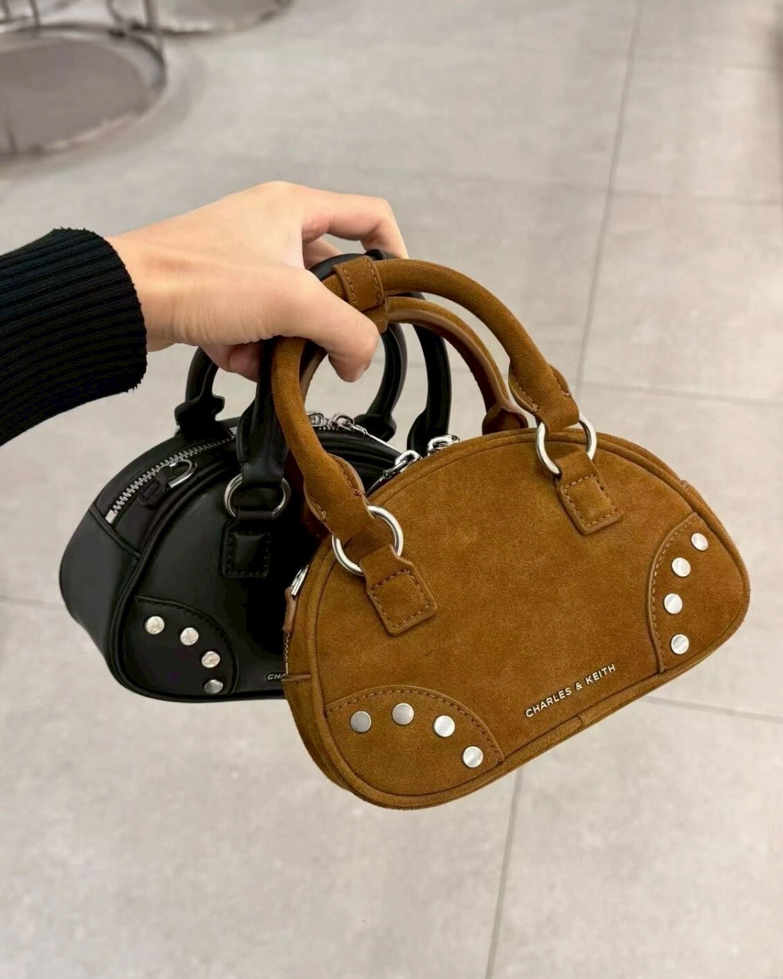 CHARLES & KEITH 小CK Bobbie 拉鍊托特包 復古 鉚釘 保齡球包 共2色