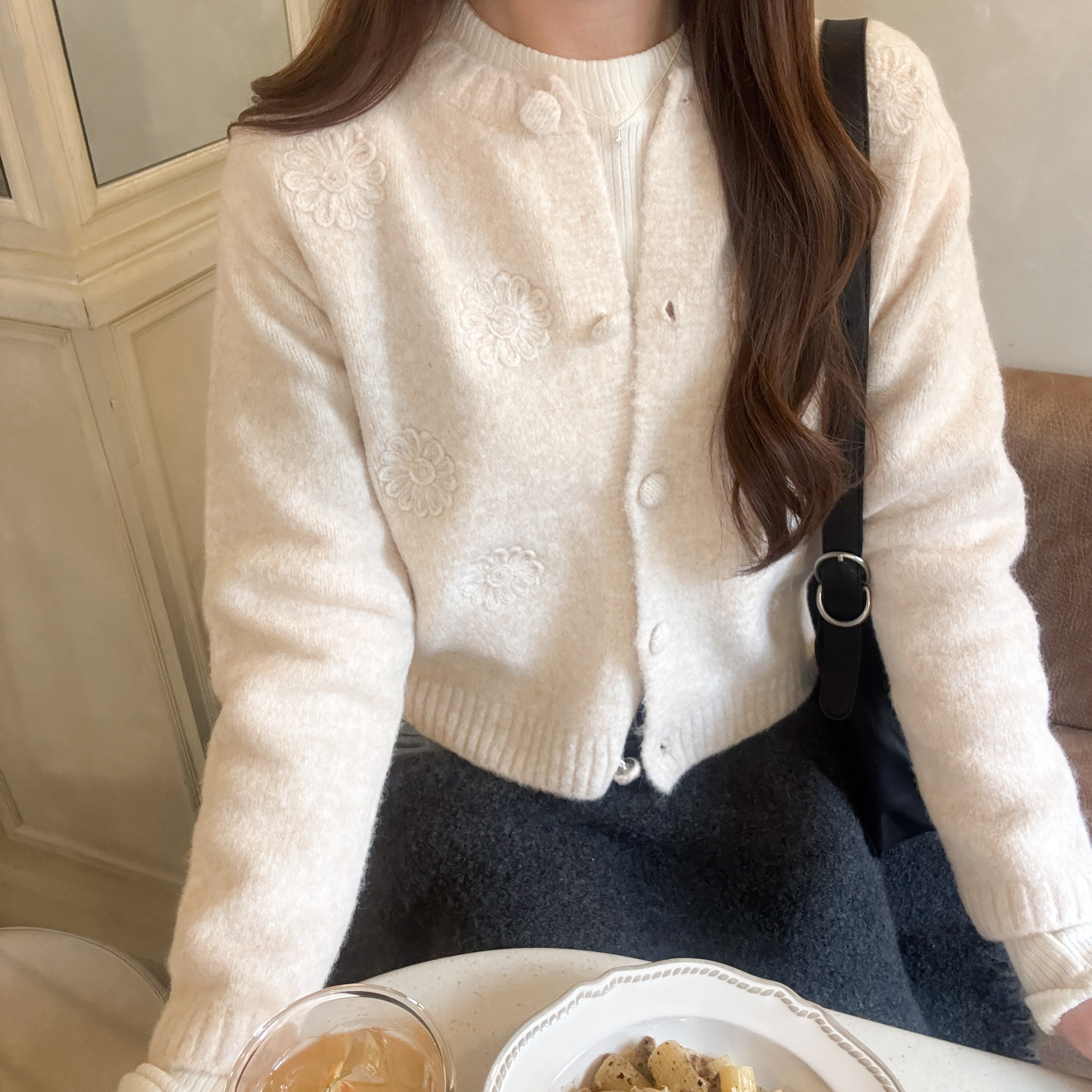 小雛菊繡花毛衣外套