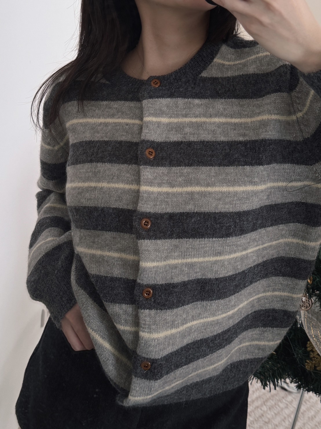 <25DEC韓國女裝> DC03 排釦條紋針織上衣 兩色