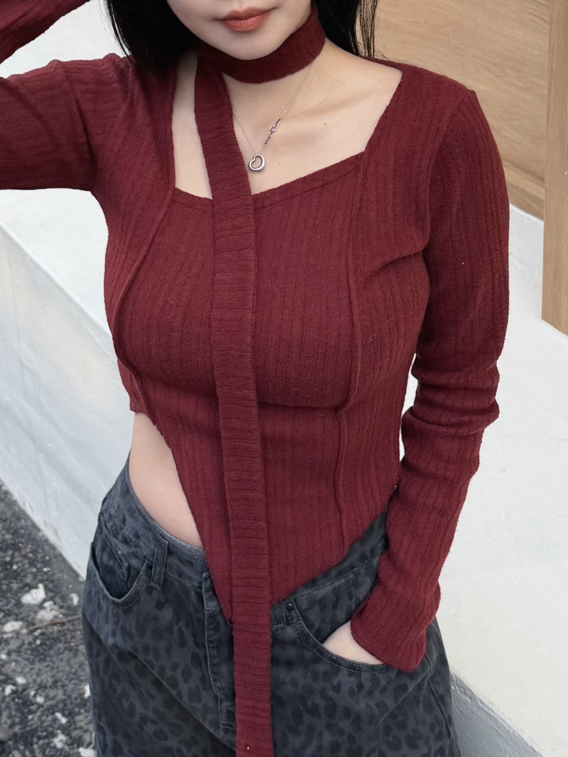 <25DEC韓國女裝> DC07 斜擺繞脖針織上衣 兩色