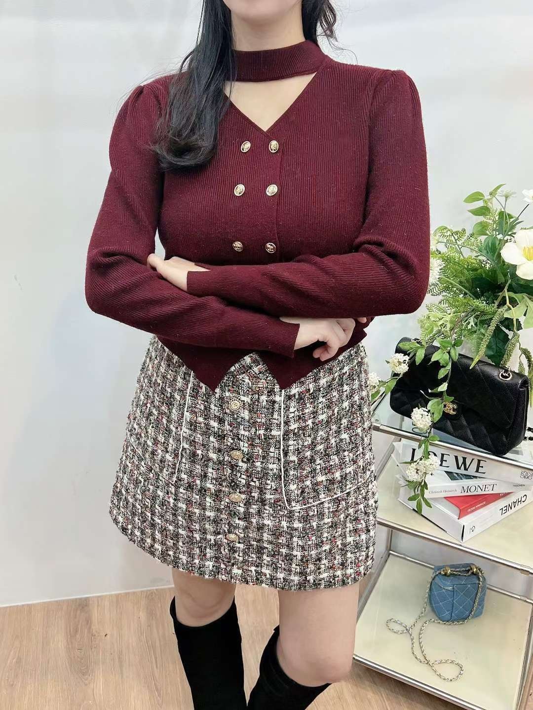 圍領排釦針織衫