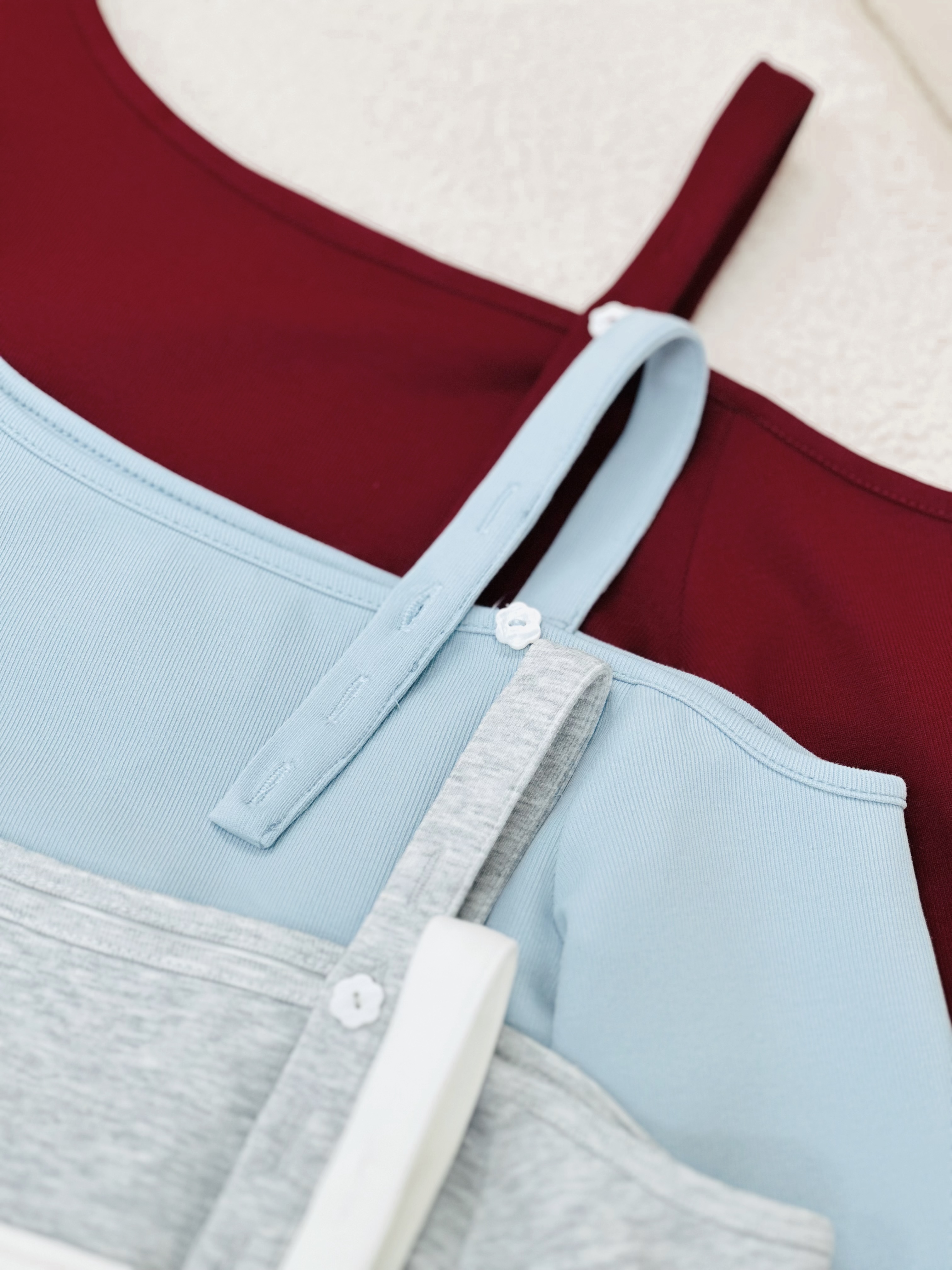 四色 / 棉感露肩小花鈕扣上衣 / Soft Asymmetric Neck Floral Button Top