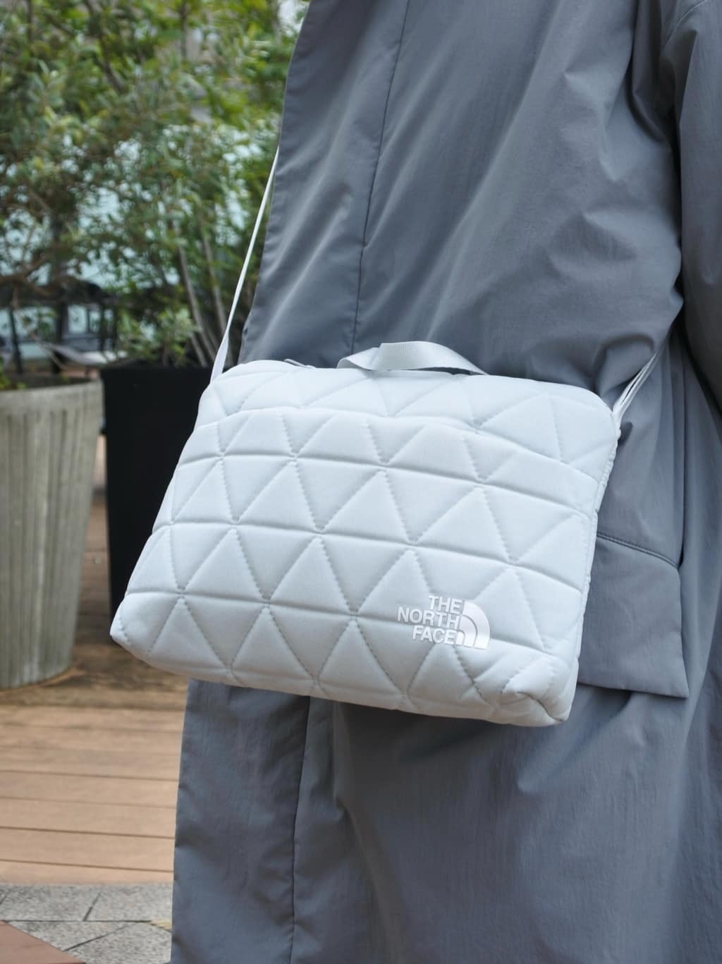 預購┃日本店鋪限定 THE NORTH FACE GEOFACE POUCH 菱格 側背包