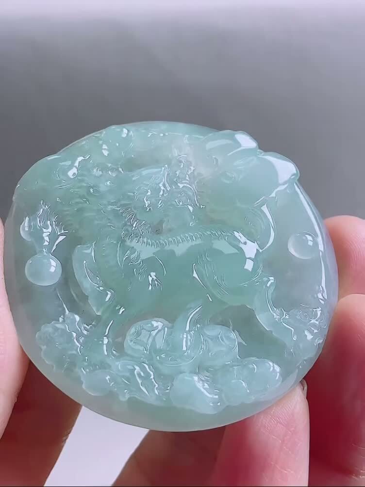 126420 翡翠麒麟 (48.5mm直徑)