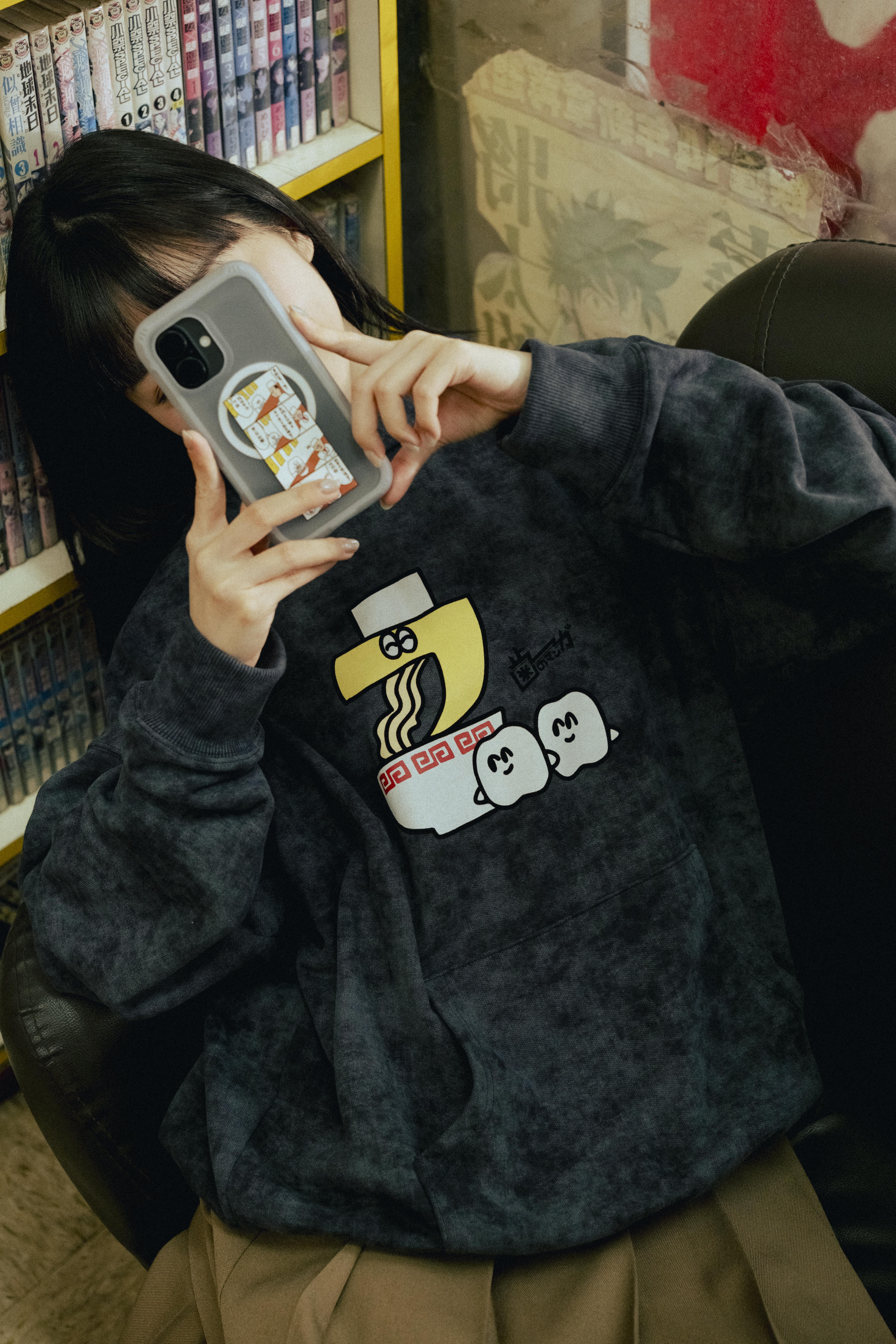 拉麵探險隊 水洗 蠟染 寬版 帽TEE (灰藍)