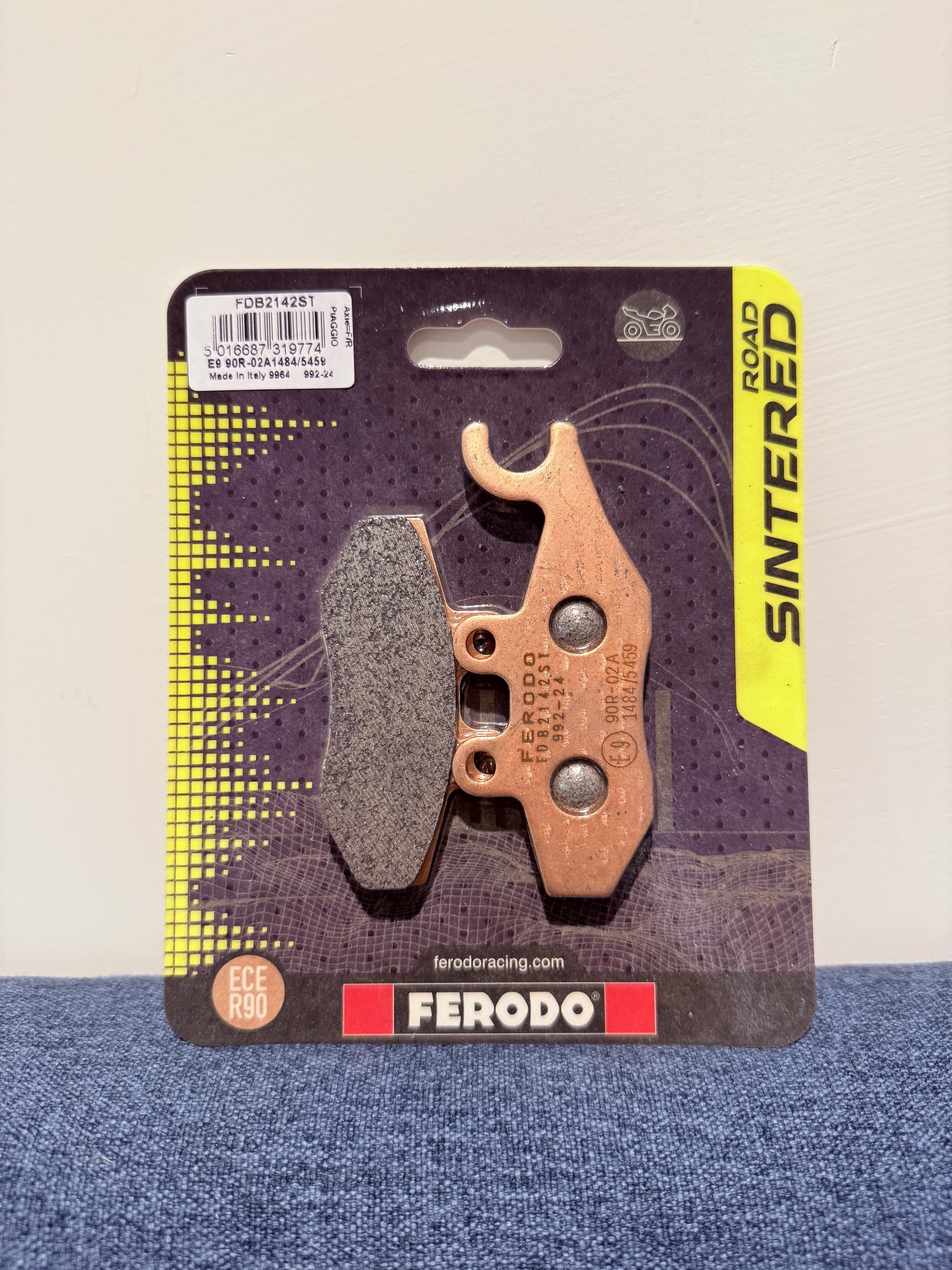 Ferodo Racing  FDB2142ST：Vespa GT300, Sprint, Primavera,SYM MMBCU 前單邊對二    機車系列 金屬燒結來令片