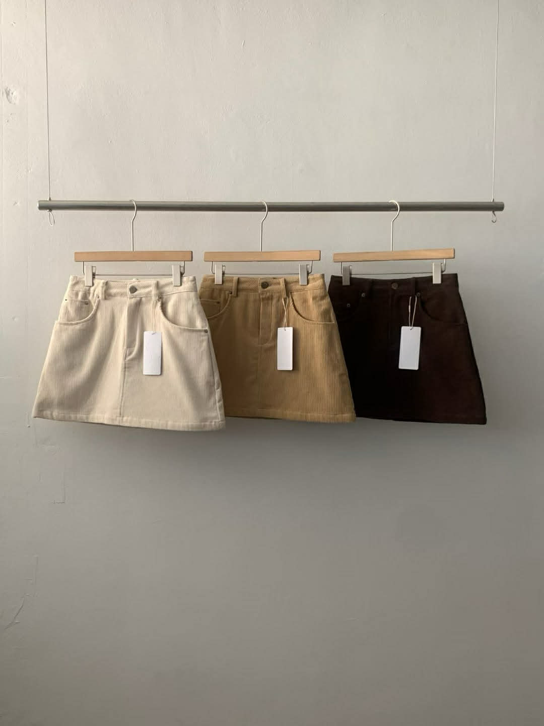 FN09 超修身燈芯絨褲裙