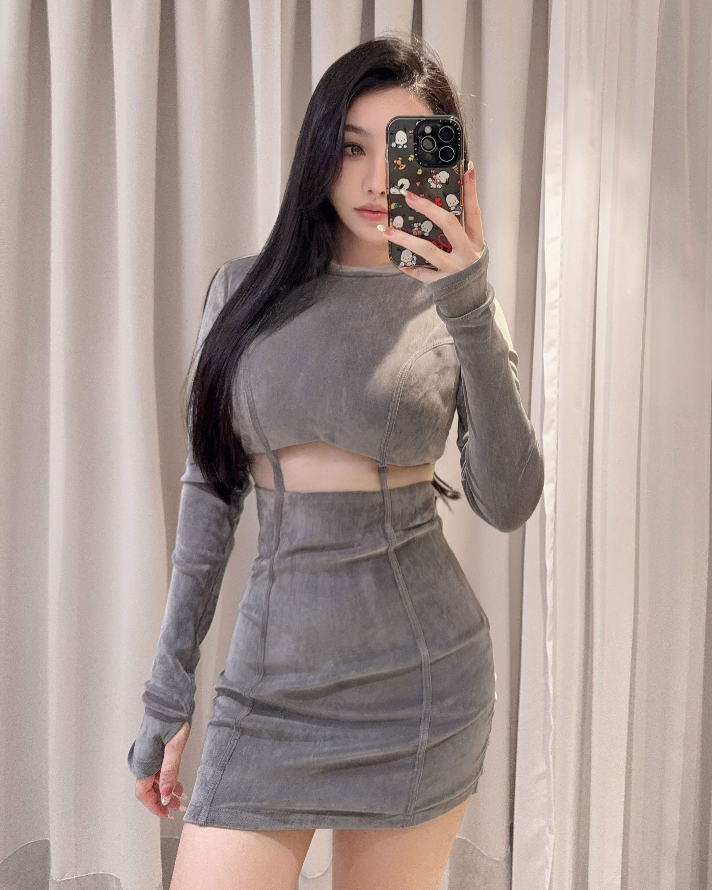 ⭒訂製-立領天鵝絨線條鏤空合身洋