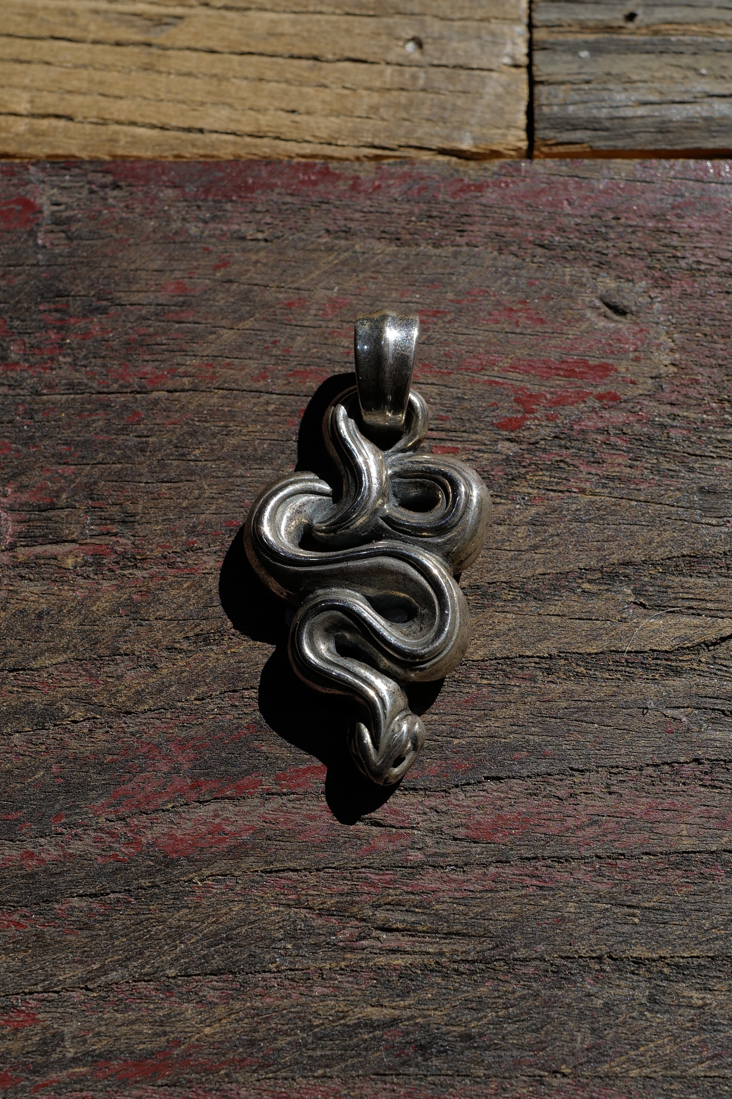 Serpent Pendant PN937